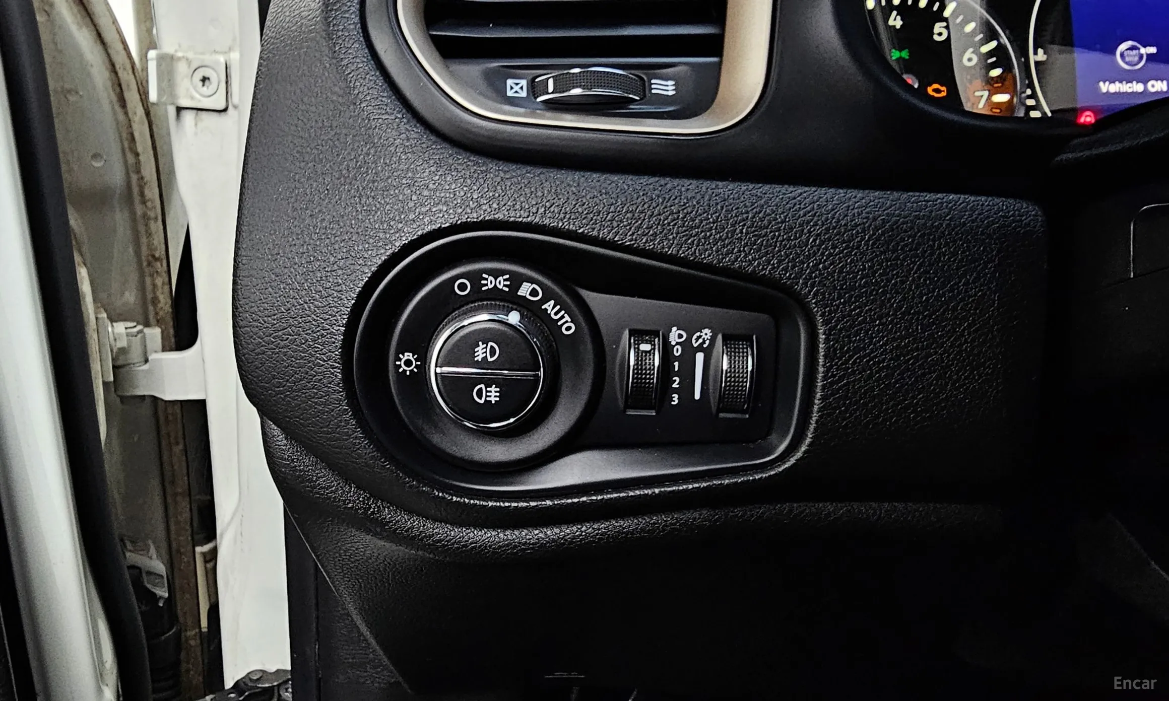 Jeep Renegade превью 17