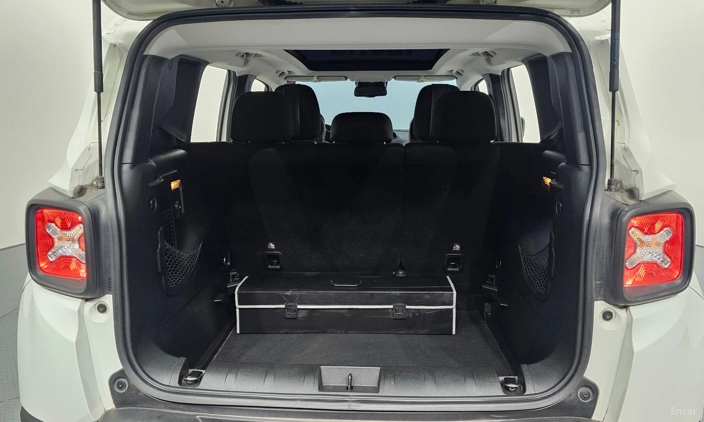 Jeep Renegade превью 20