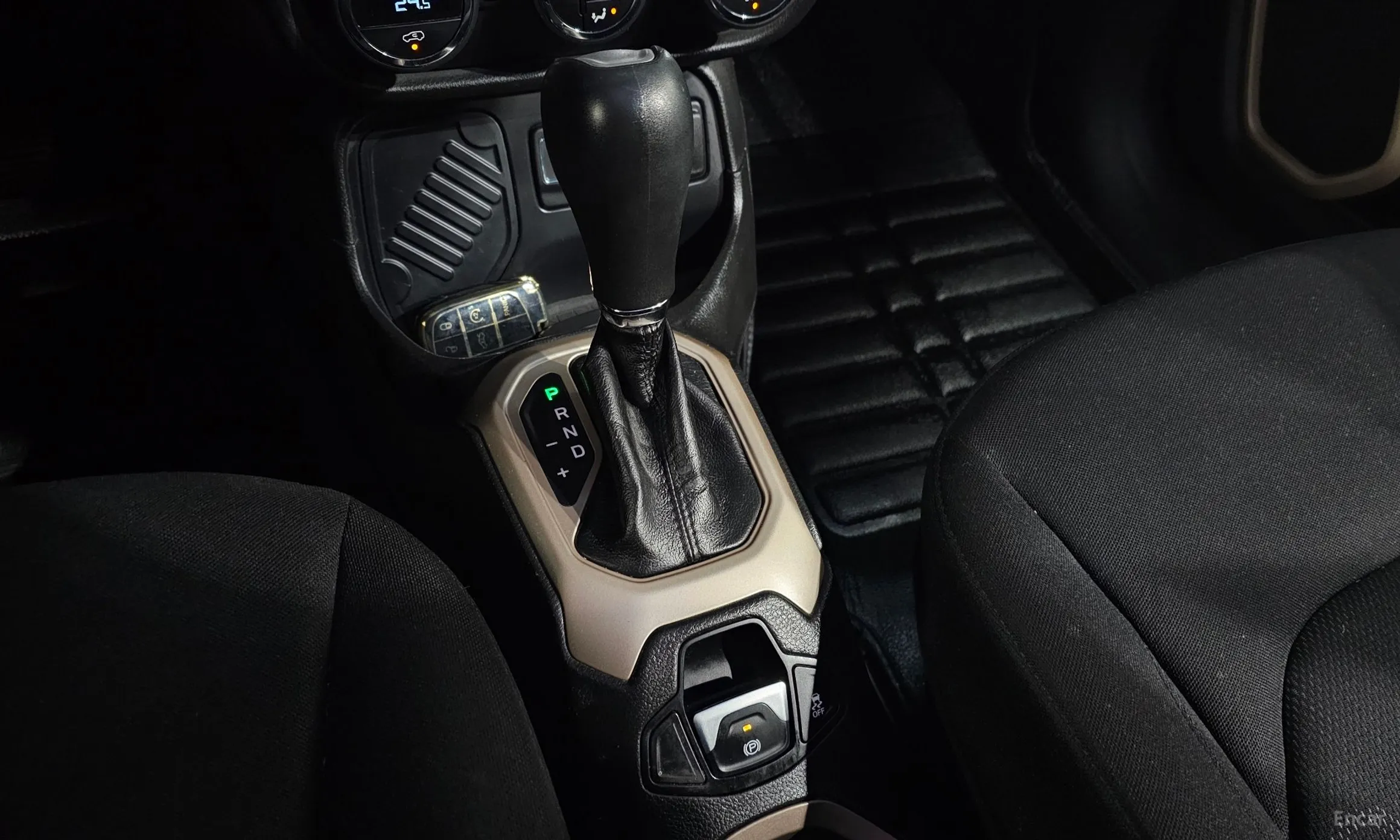 Jeep Renegade превью 9