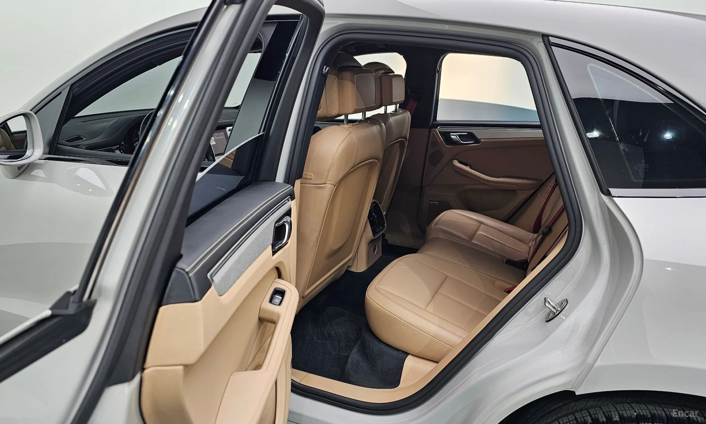 Porsche Macan превью 12