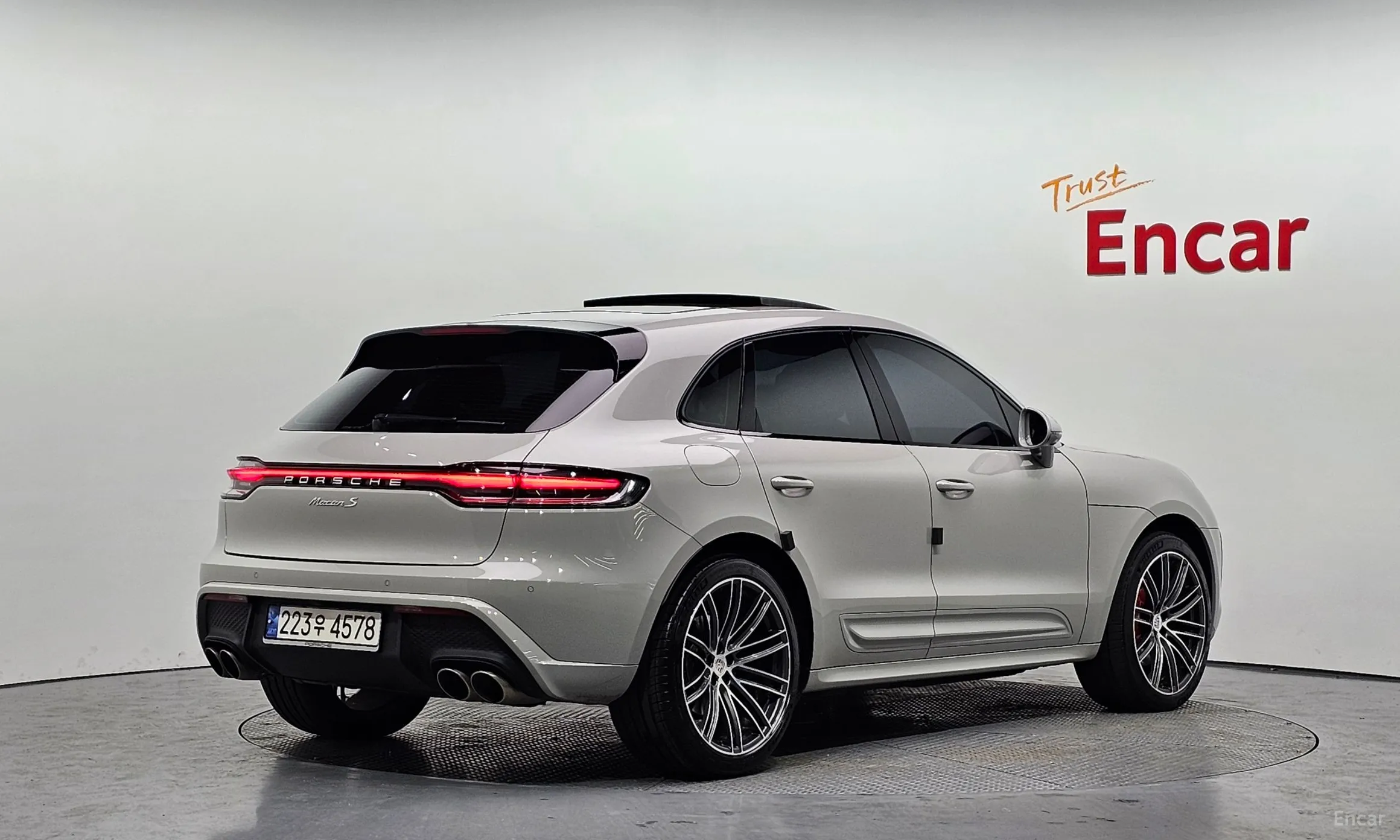 Porsche Macan превью 2