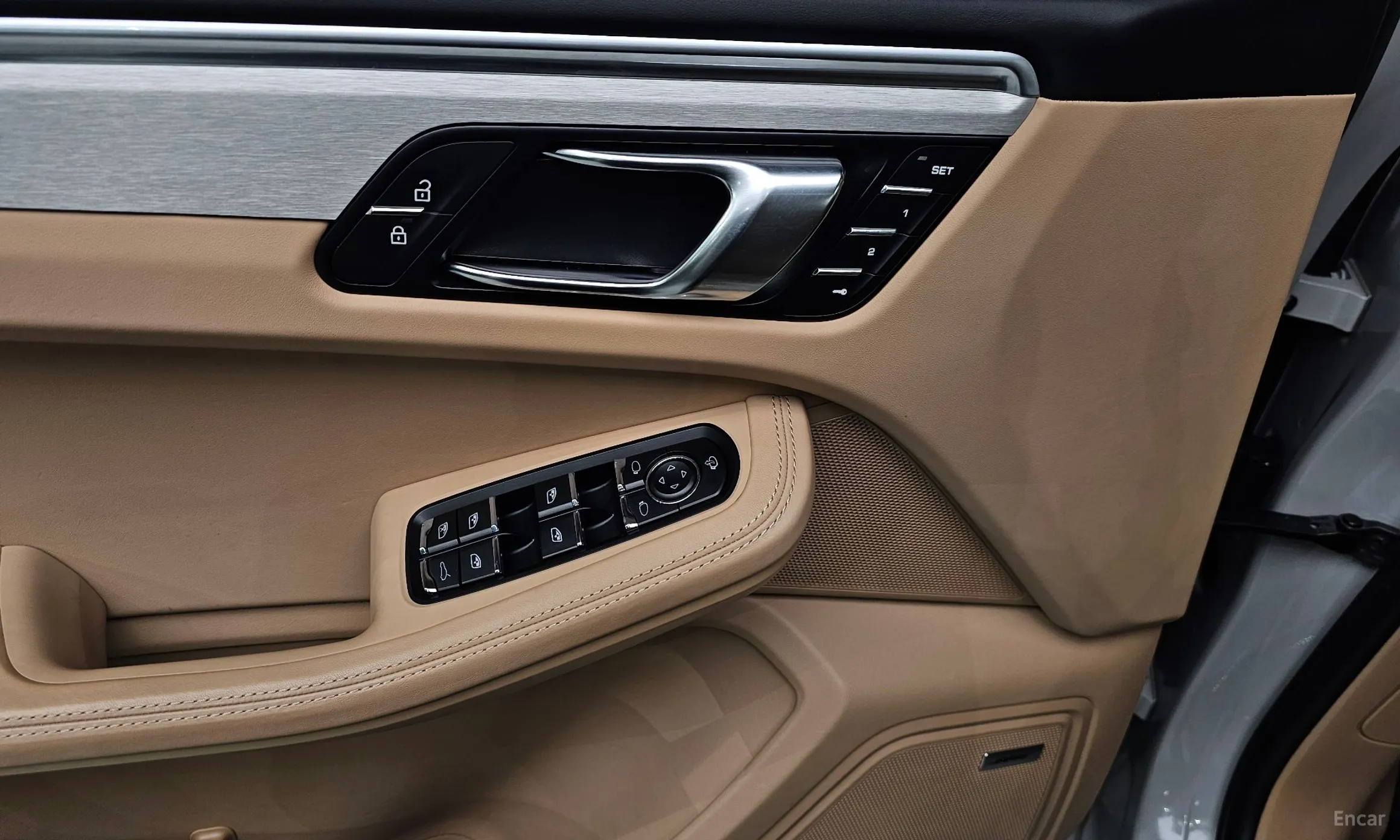 Porsche Macan превью 17