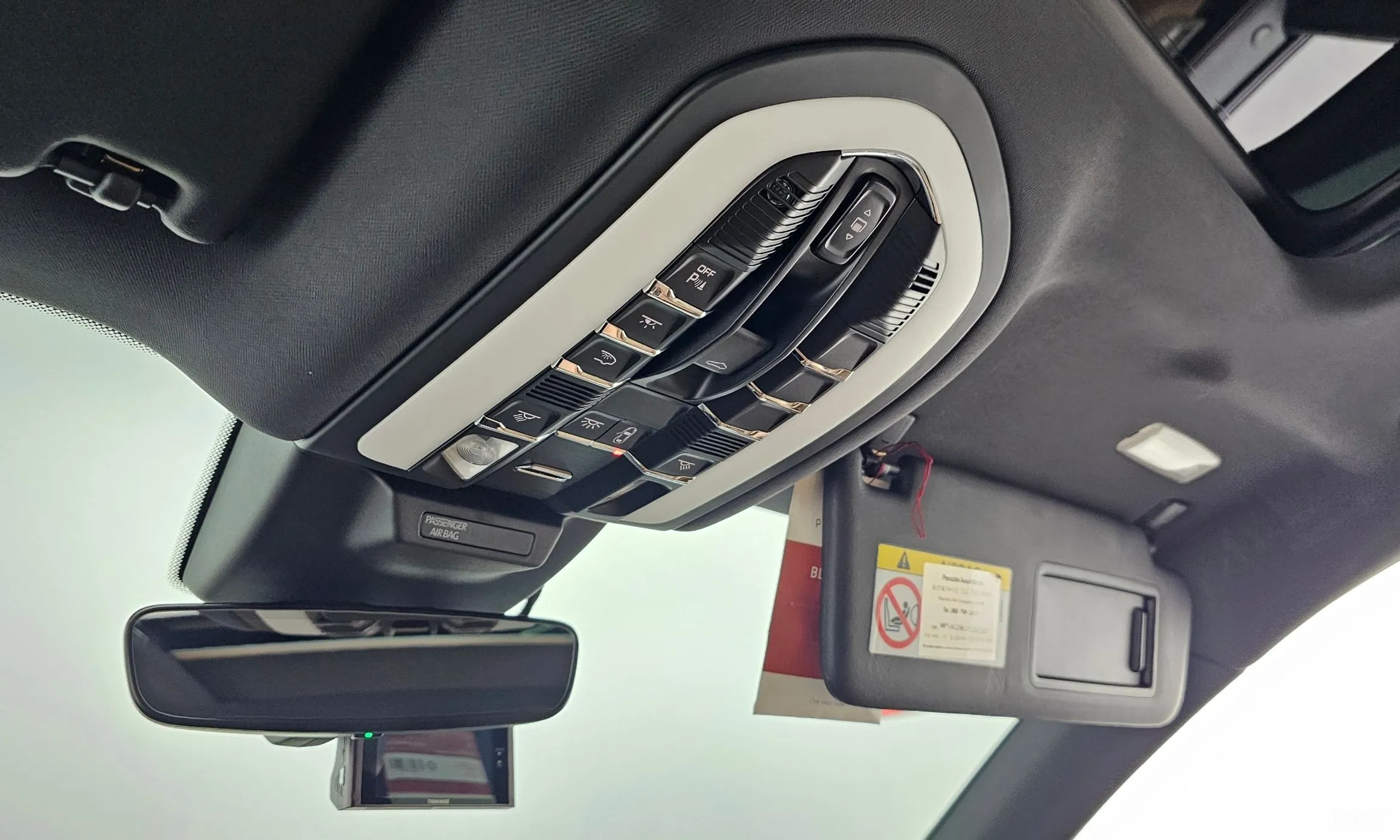 Porsche Macan превью 18