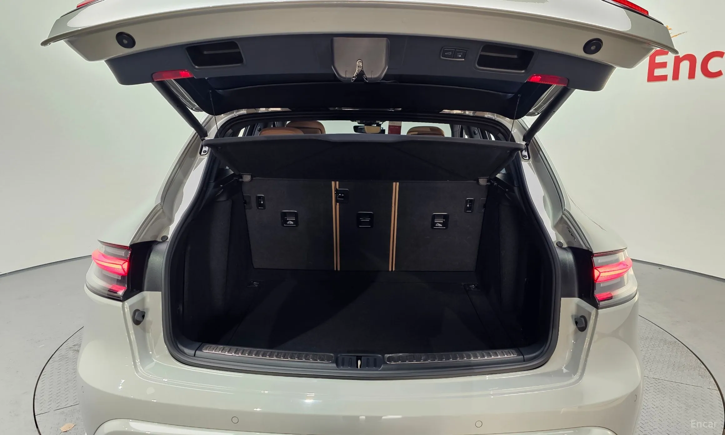 Porsche Macan превью 20