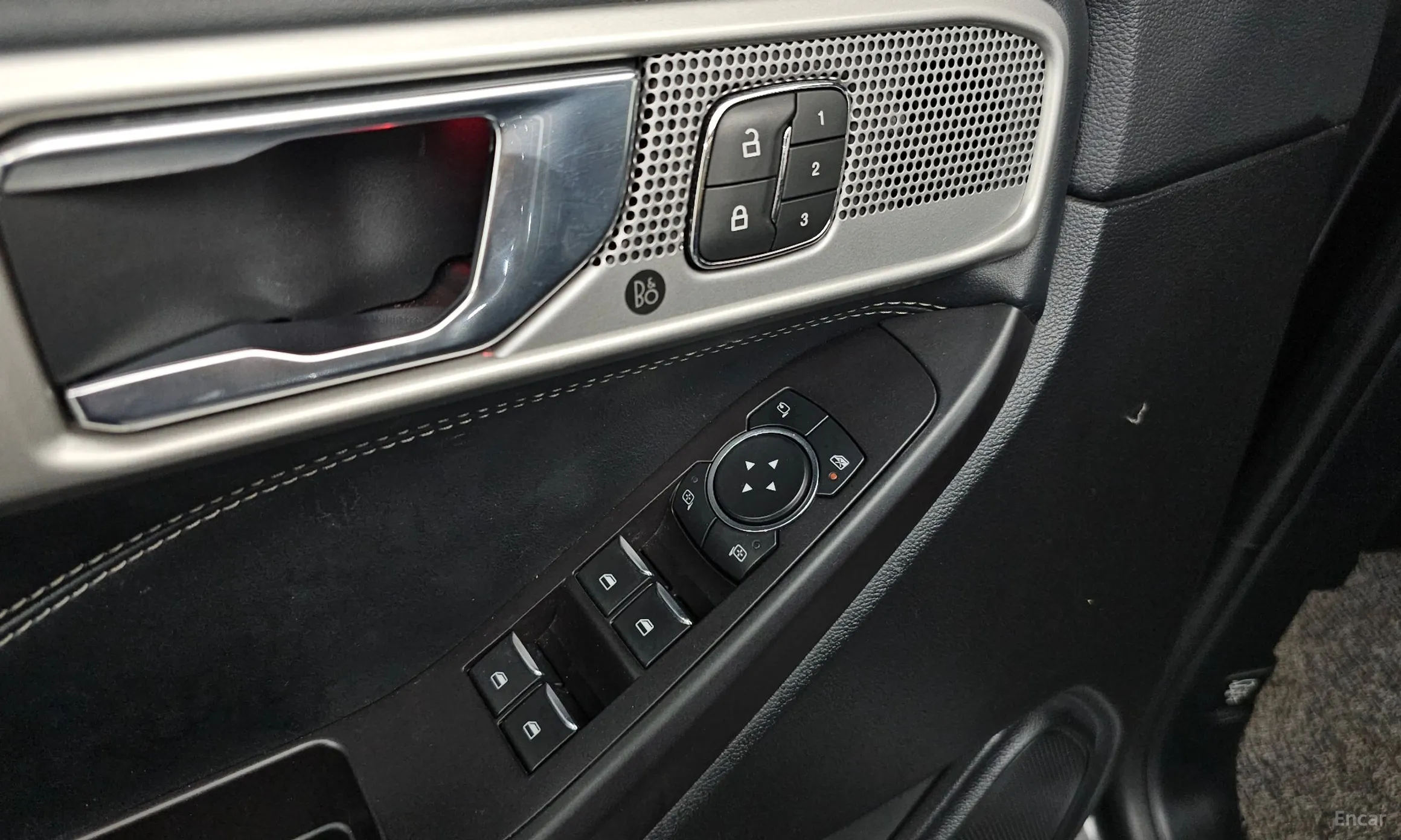 Ford Explorer 6th Generation превью 13