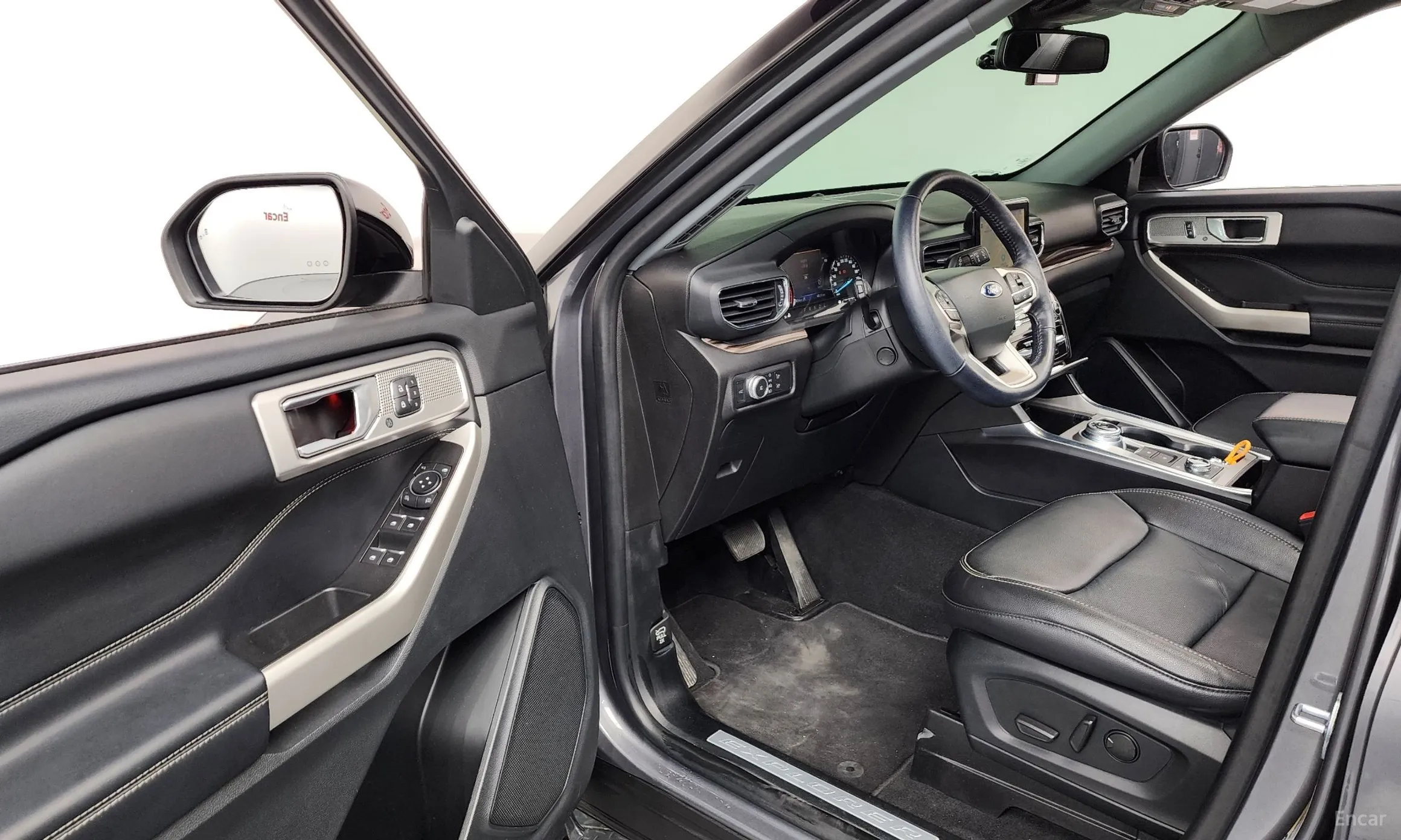Ford Explorer 6th Generation превью 10