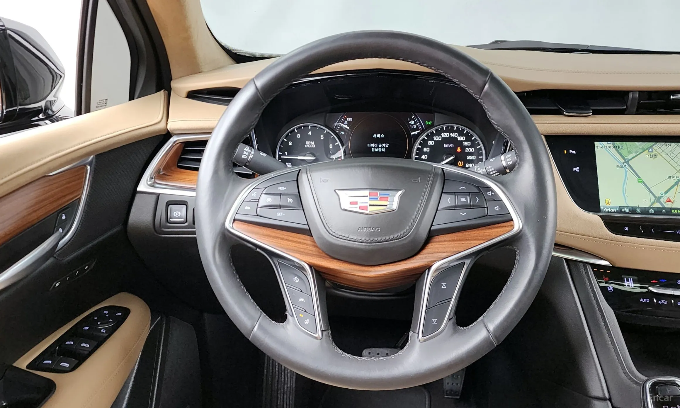 Cadillac XT5 превью 13