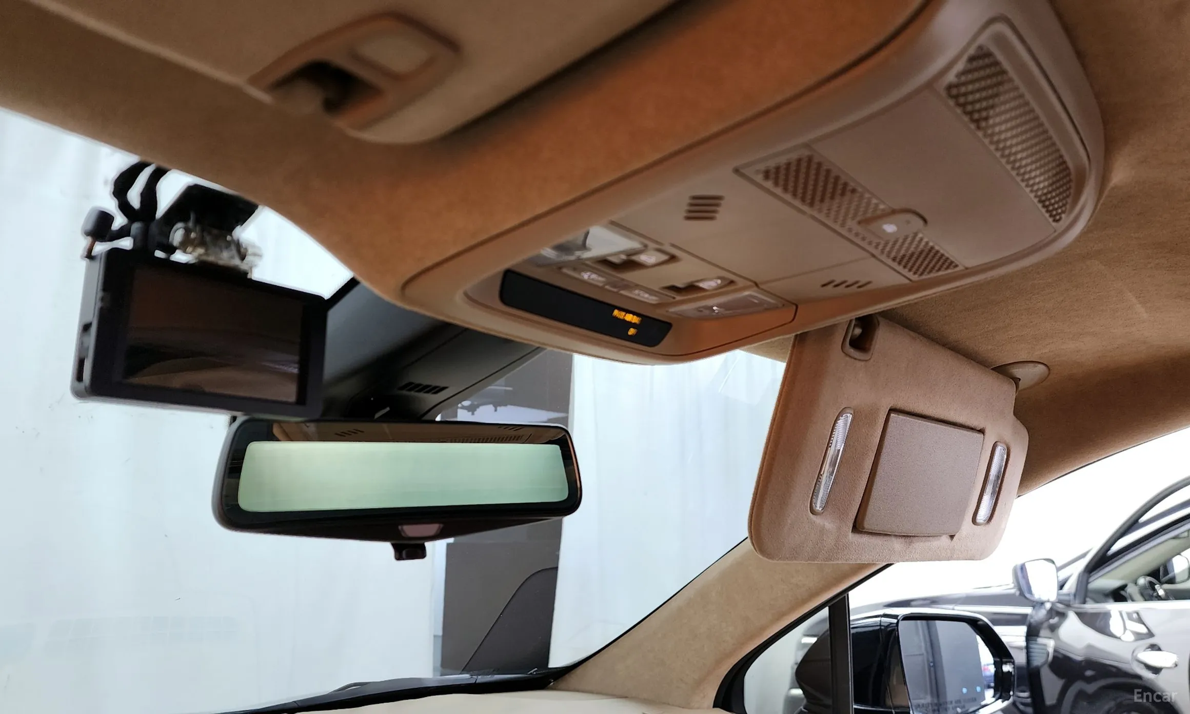 Cadillac XT5 превью 17