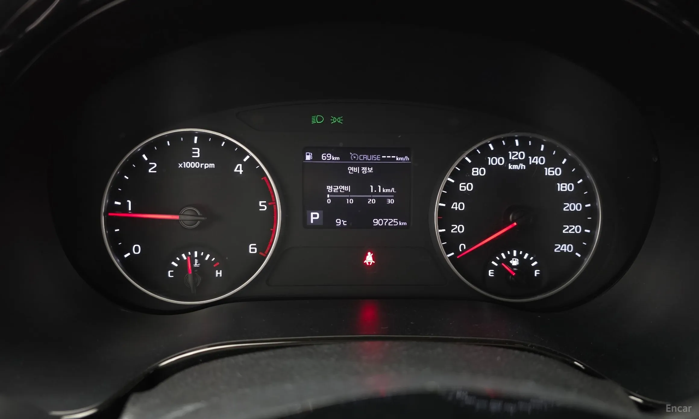 Kia Seltos превью 8