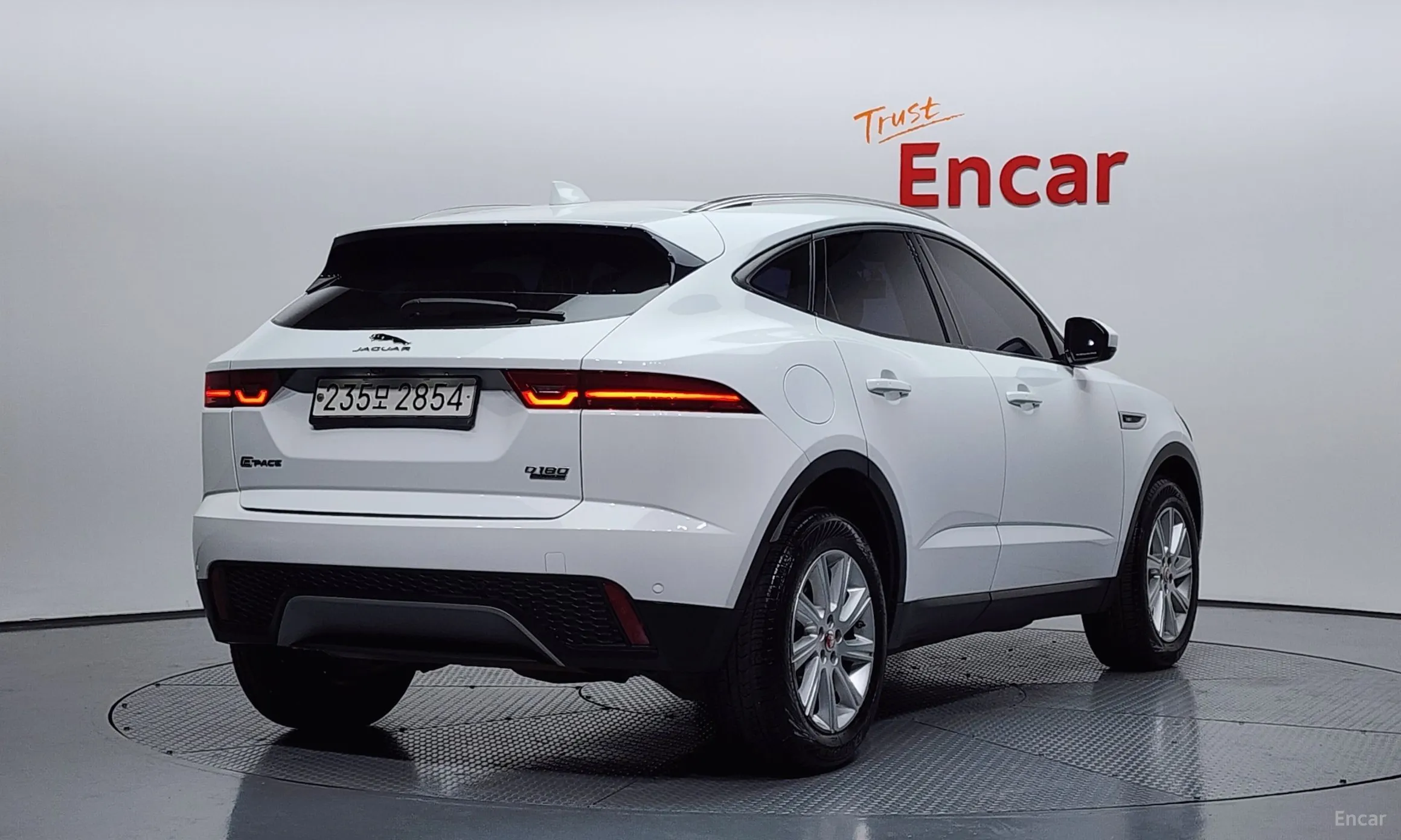 Jaguar E-PACE превью 2