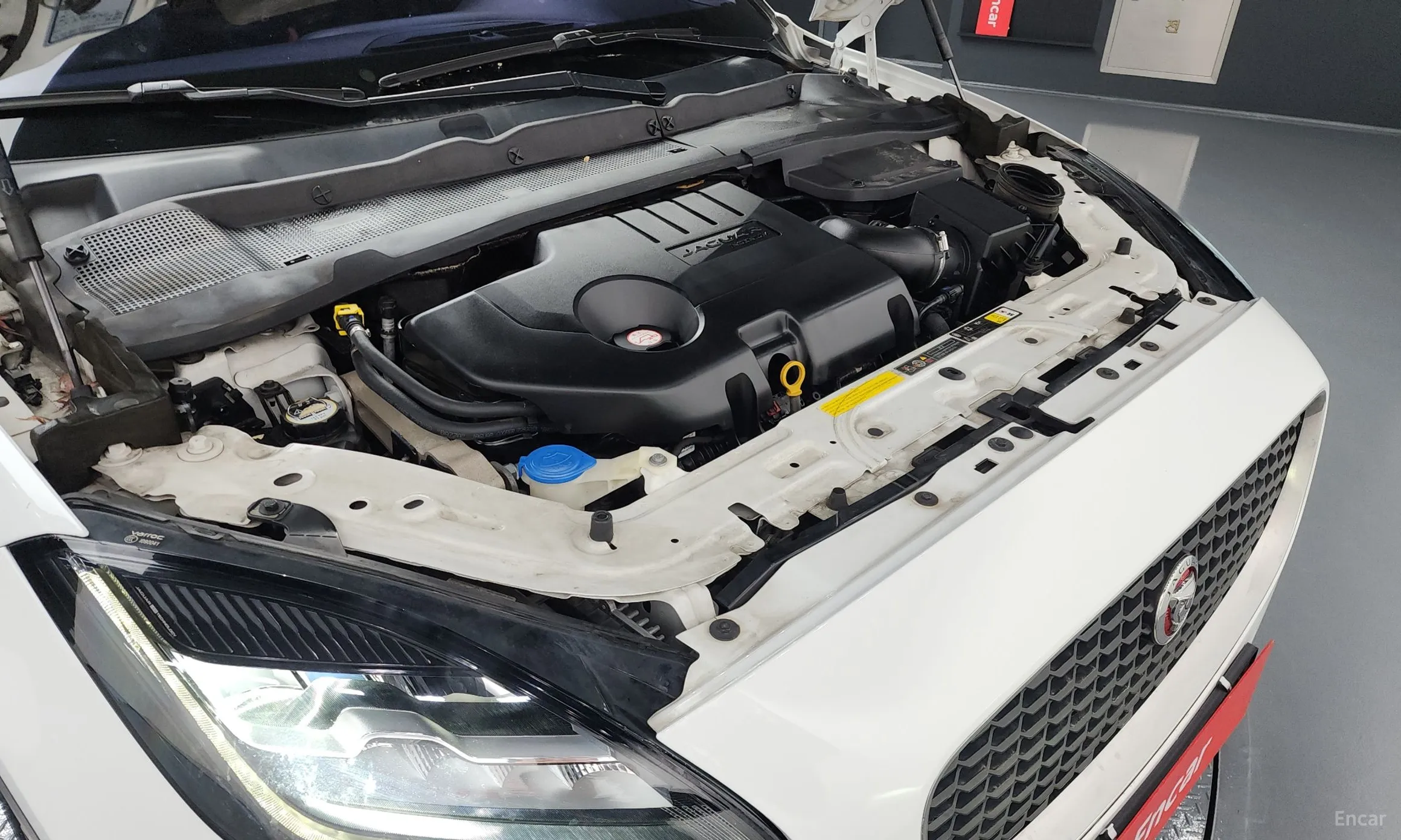 Jaguar E-PACE превью 6