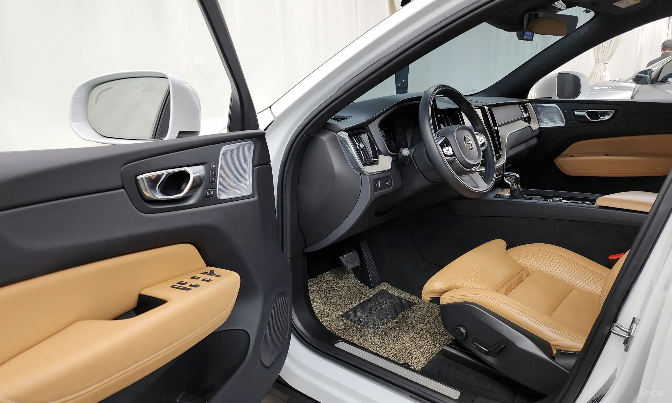 Volvo XC60 Gen 2 превью 10