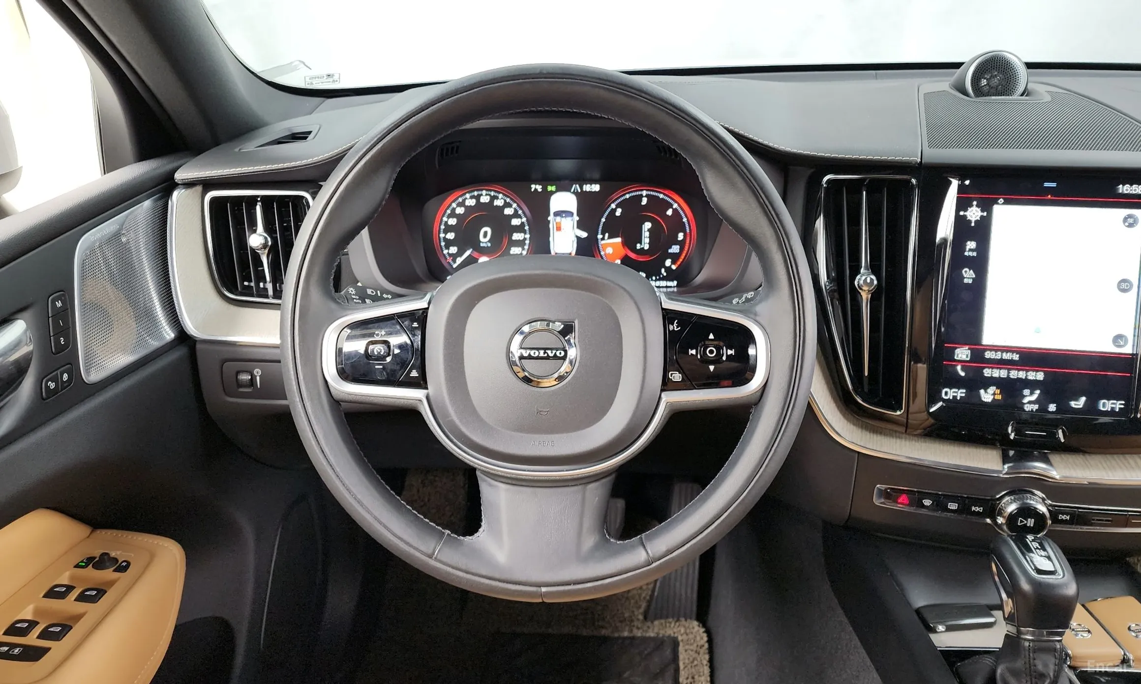 Volvo XC60 Gen 2 превью 13