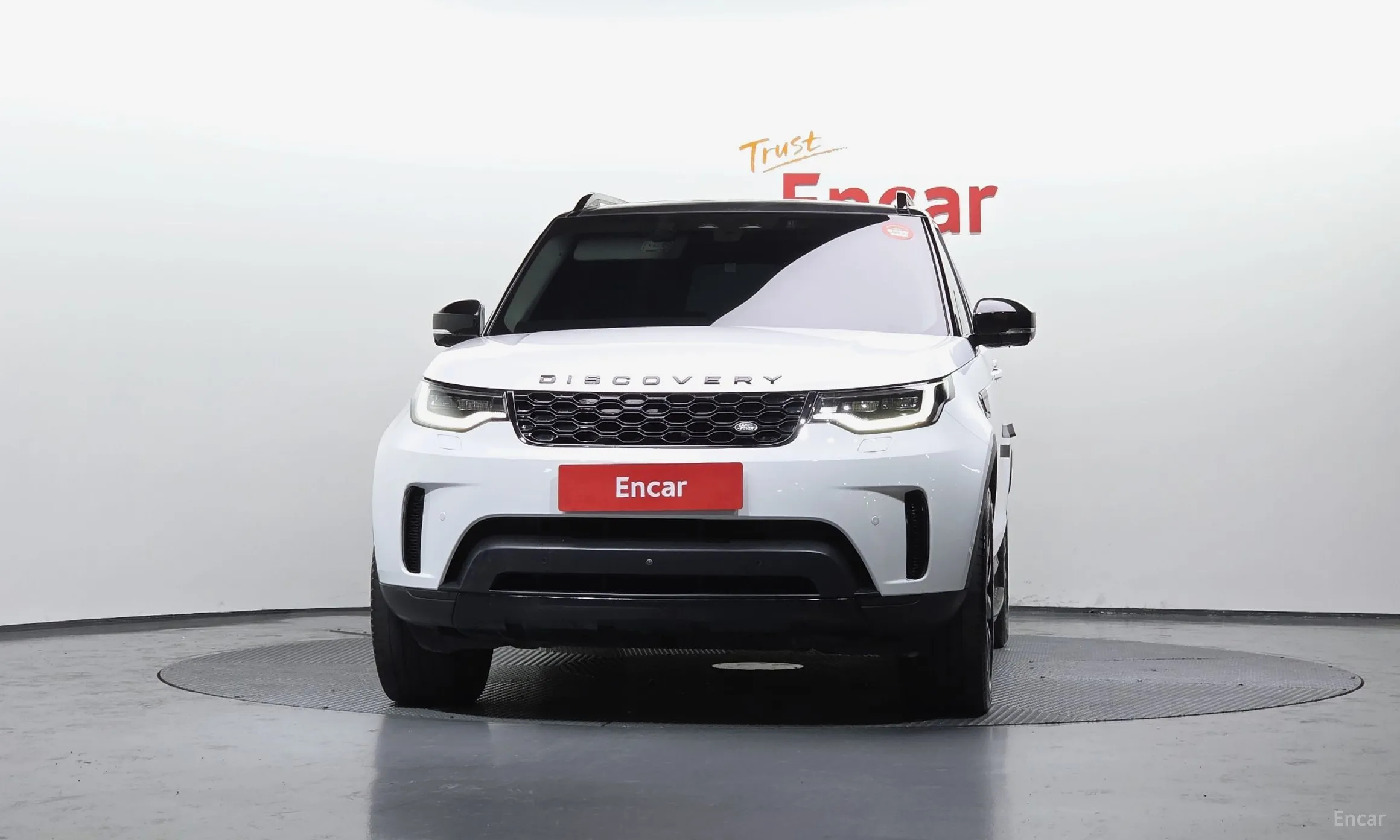 Land Rover Discovery 5 превью 3