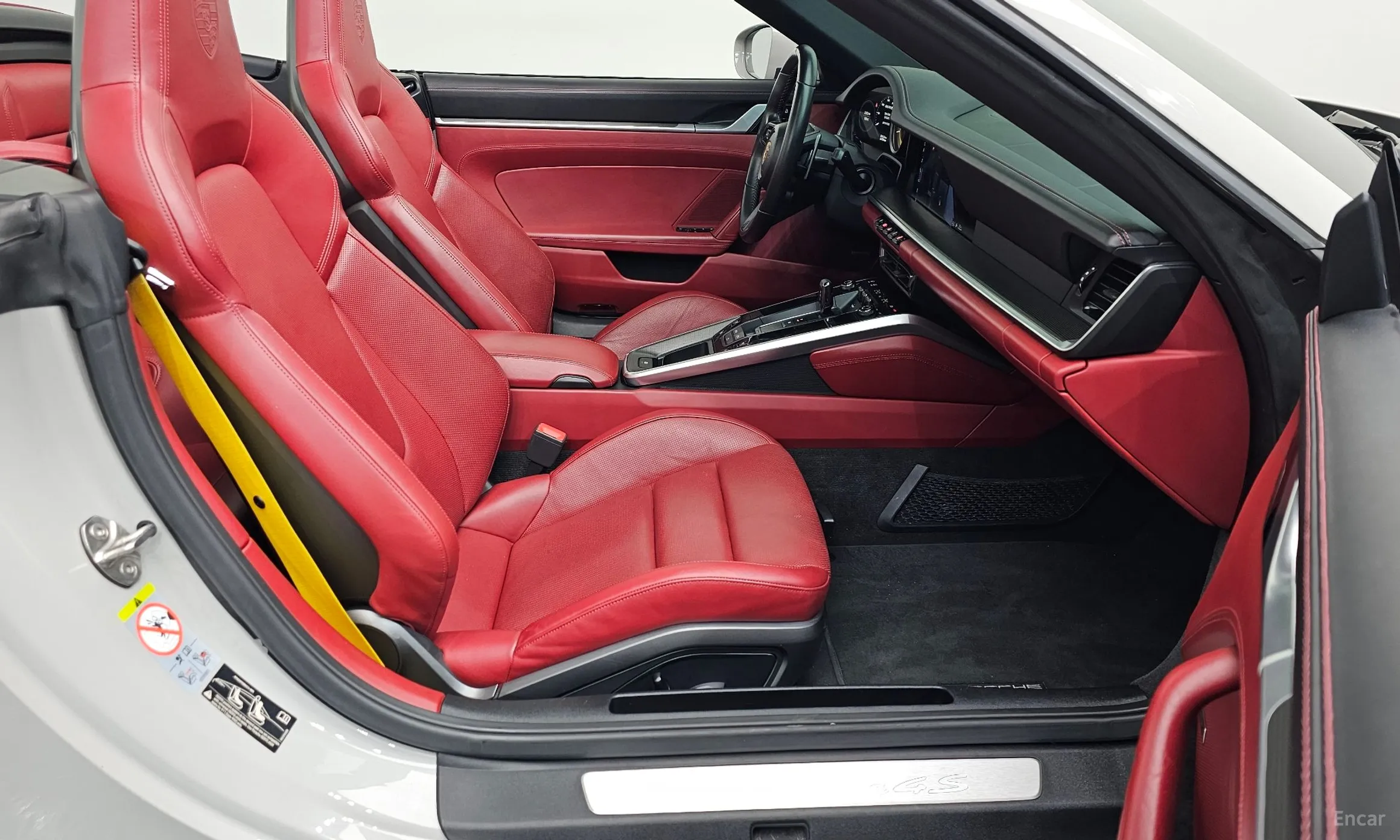 Porsche 911 (992) превью 10