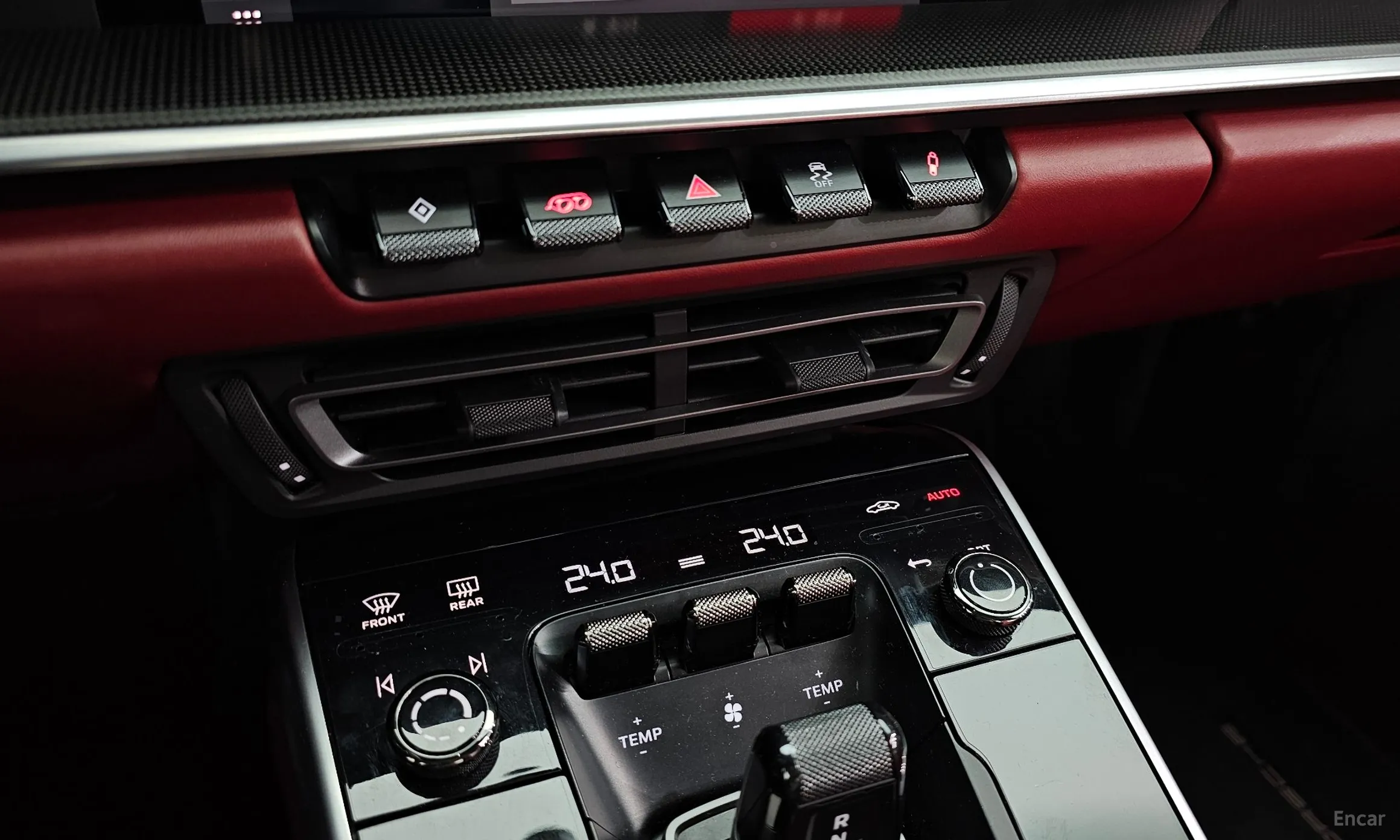 Porsche 911 (992) превью 15