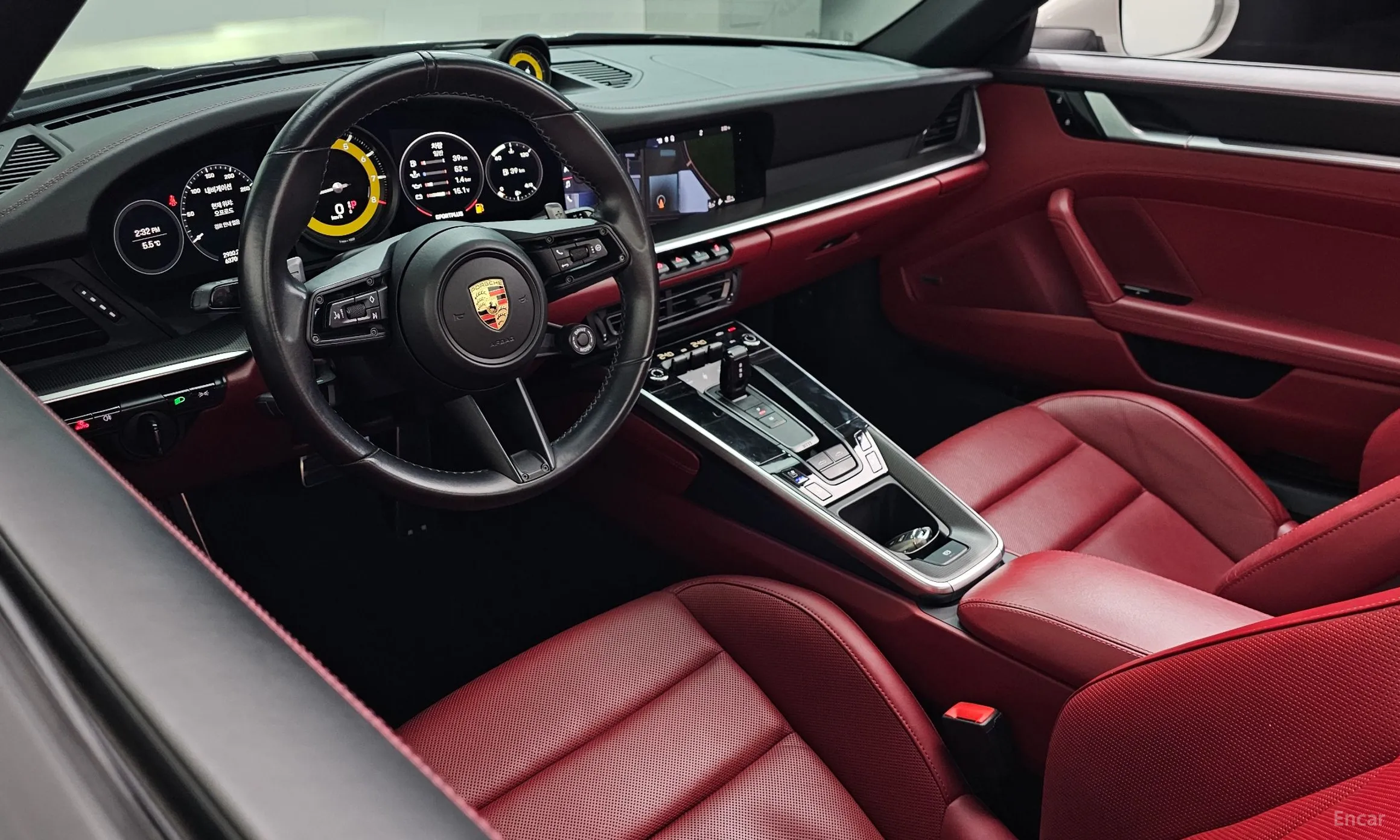 Porsche 911 (992) превью 7