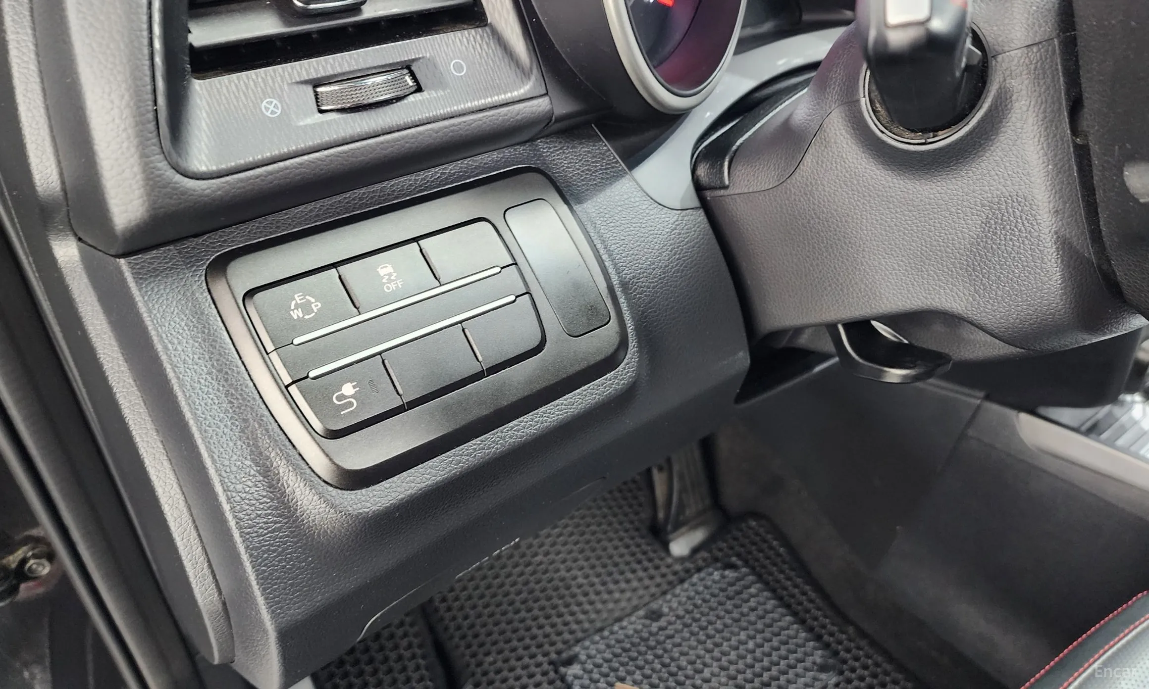 KG Mobility (SsangYong) Tivoli Air превью 14