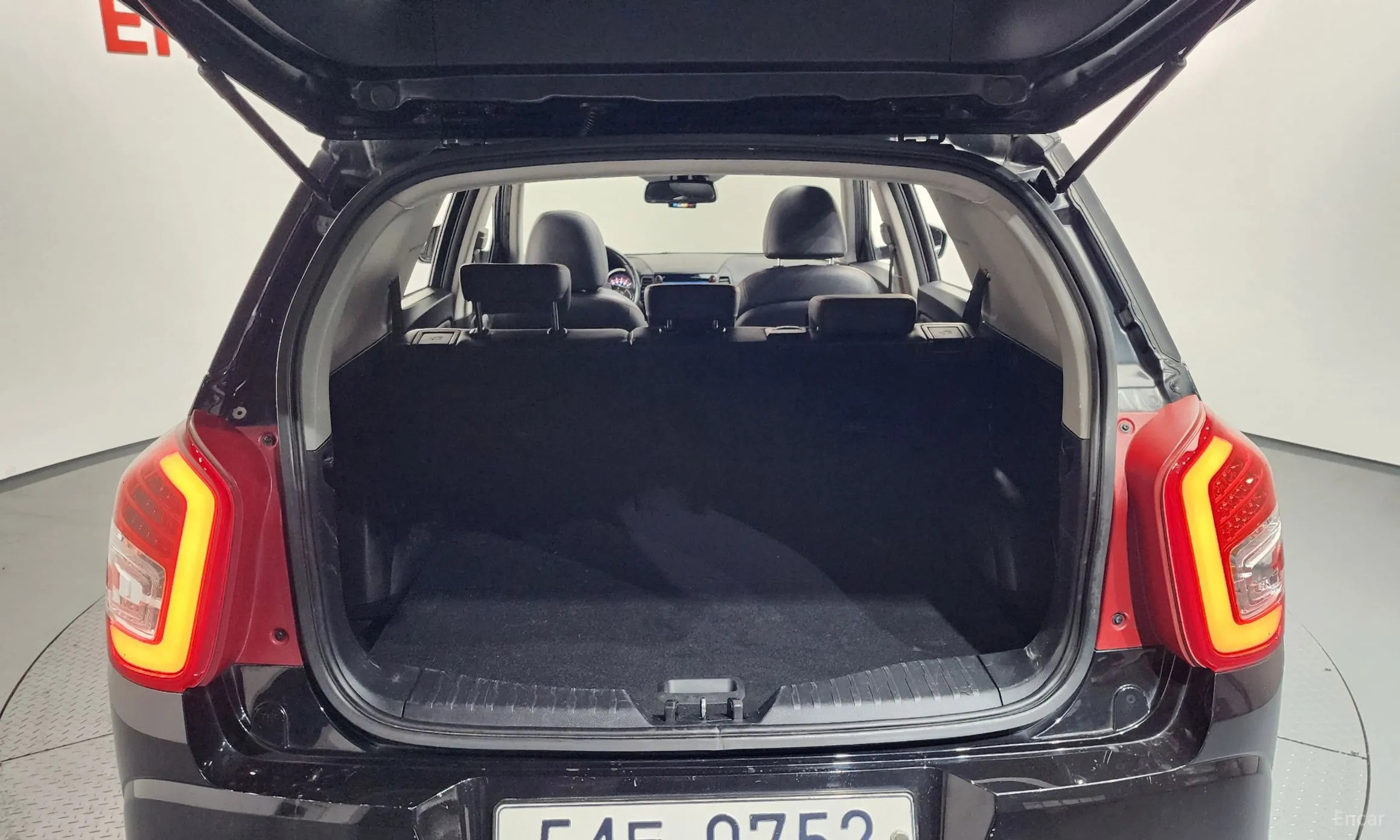 KG Mobility (SsangYong) Tivoli Air превью 20