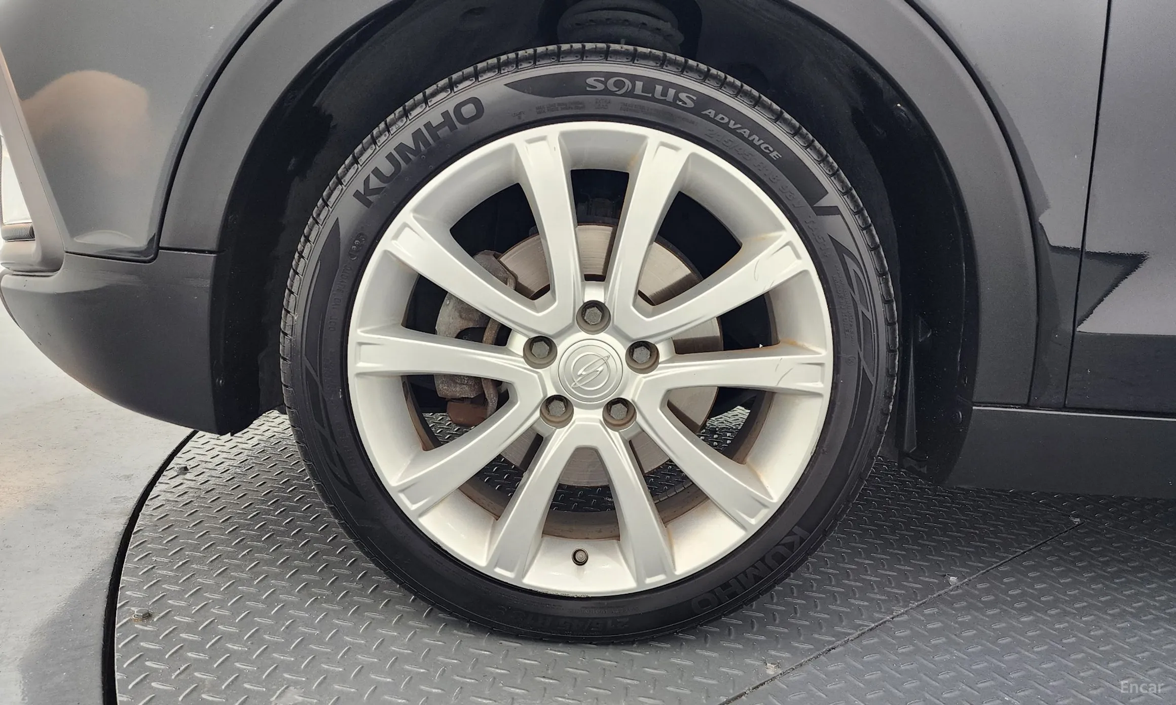 KG Mobility (SsangYong) Tivoli Air превью 5