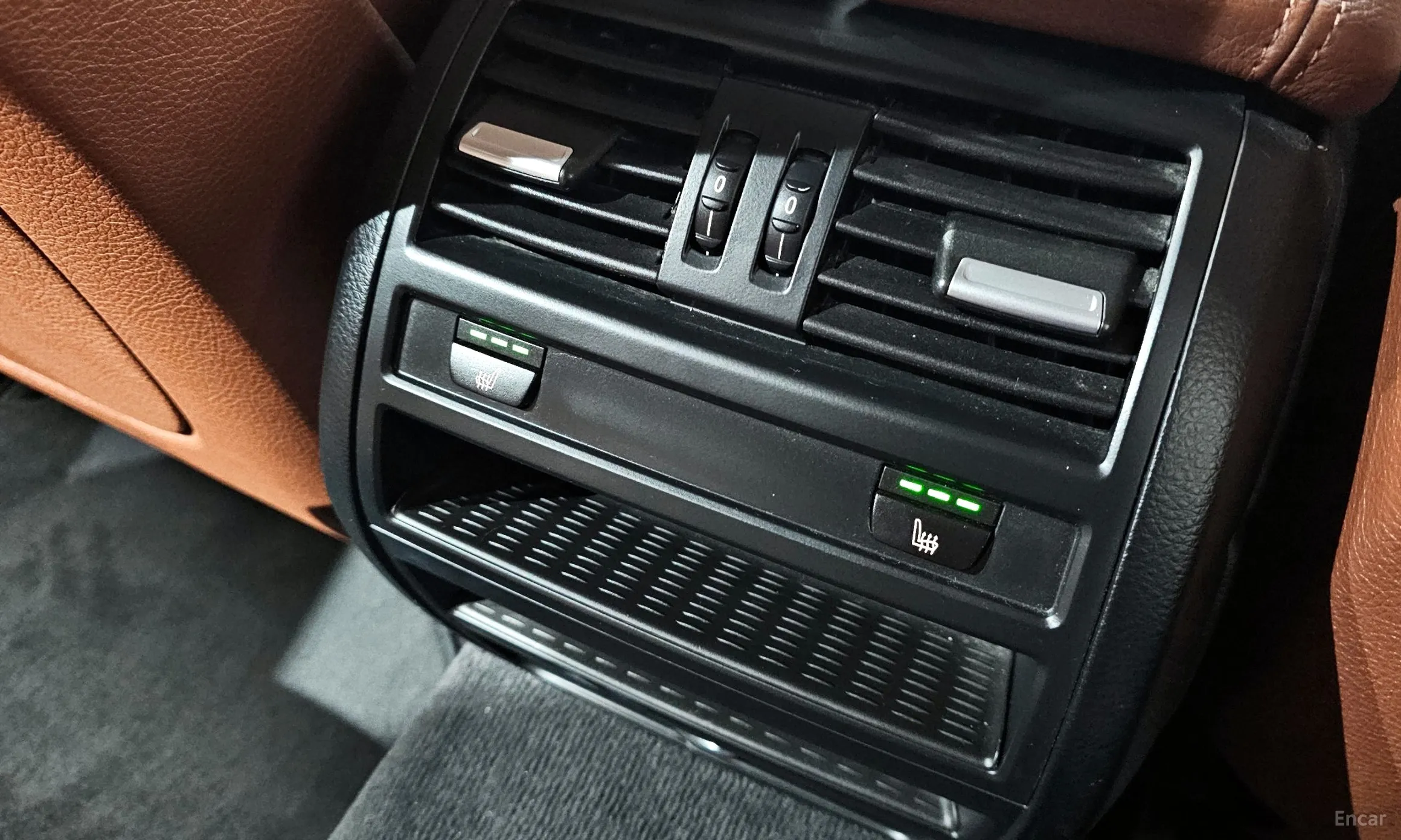 BMW 5 Series (F10) превью 18
