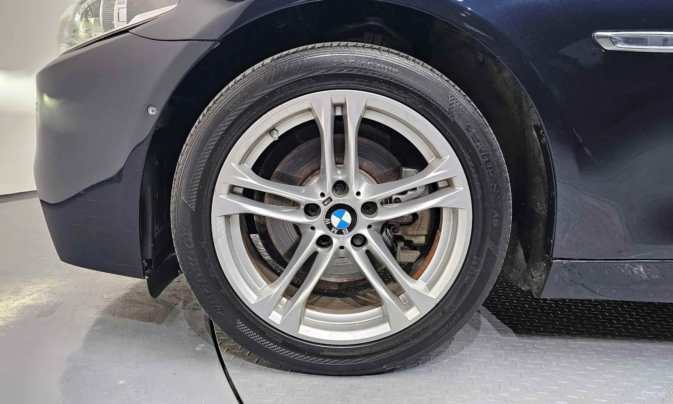 BMW 5 Series (F10) превью 5