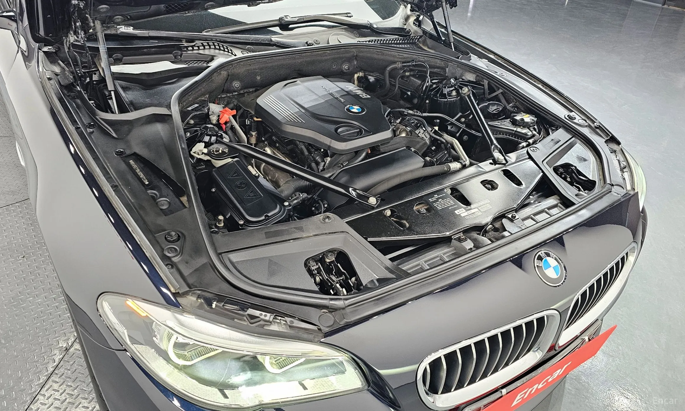 BMW 5 Series (F10) превью 6