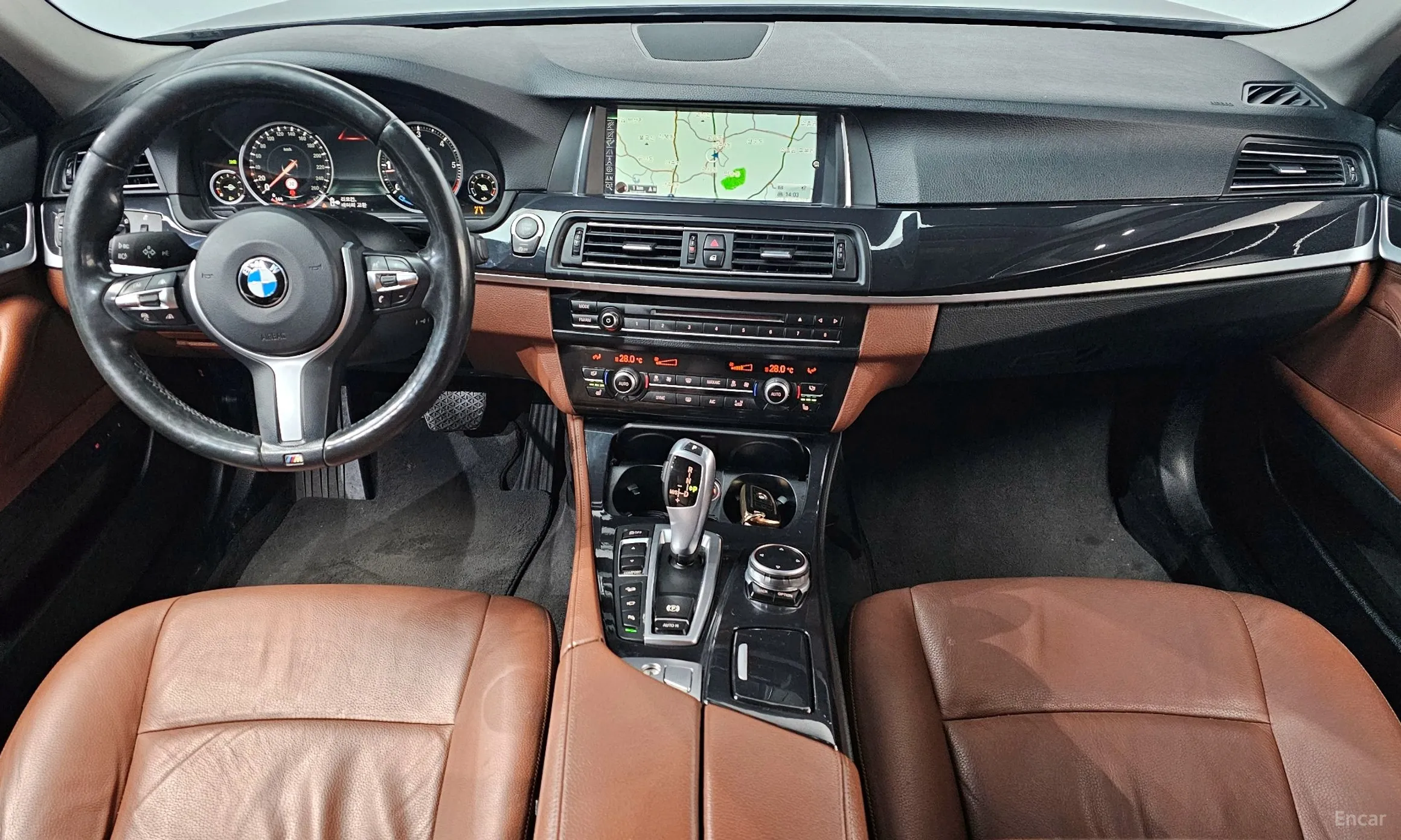 BMW 5 Series (F10) превью 7