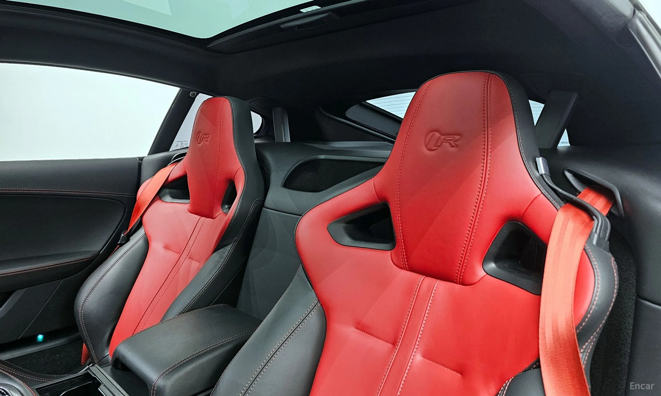 Jaguar F-TYPE превью 12