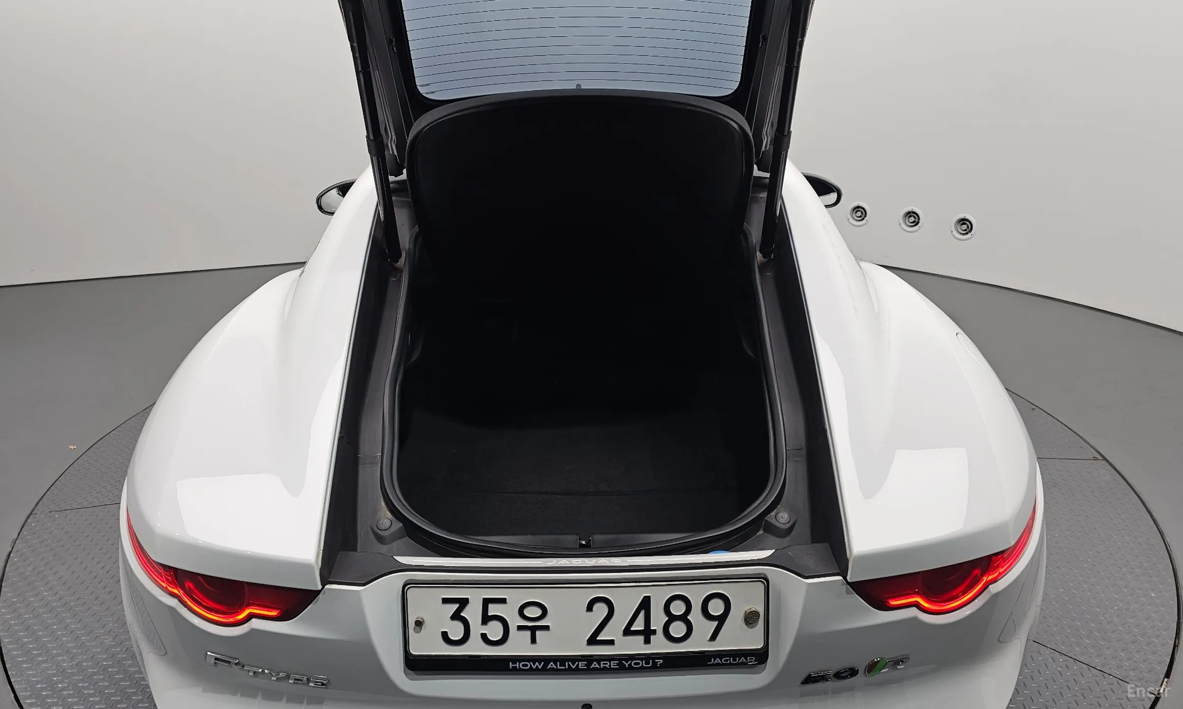Jaguar F-TYPE превью 20