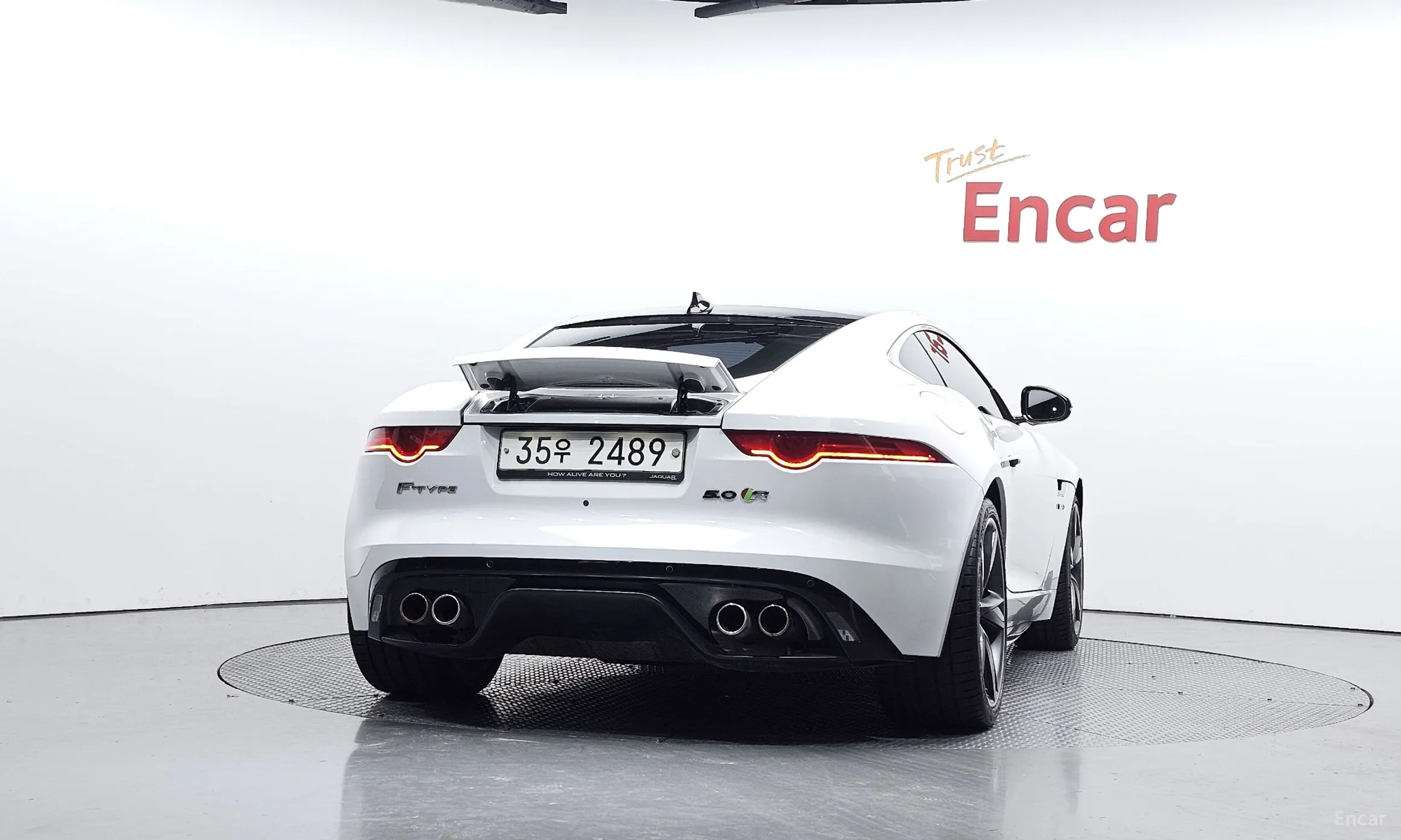 Jaguar F-TYPE превью 4