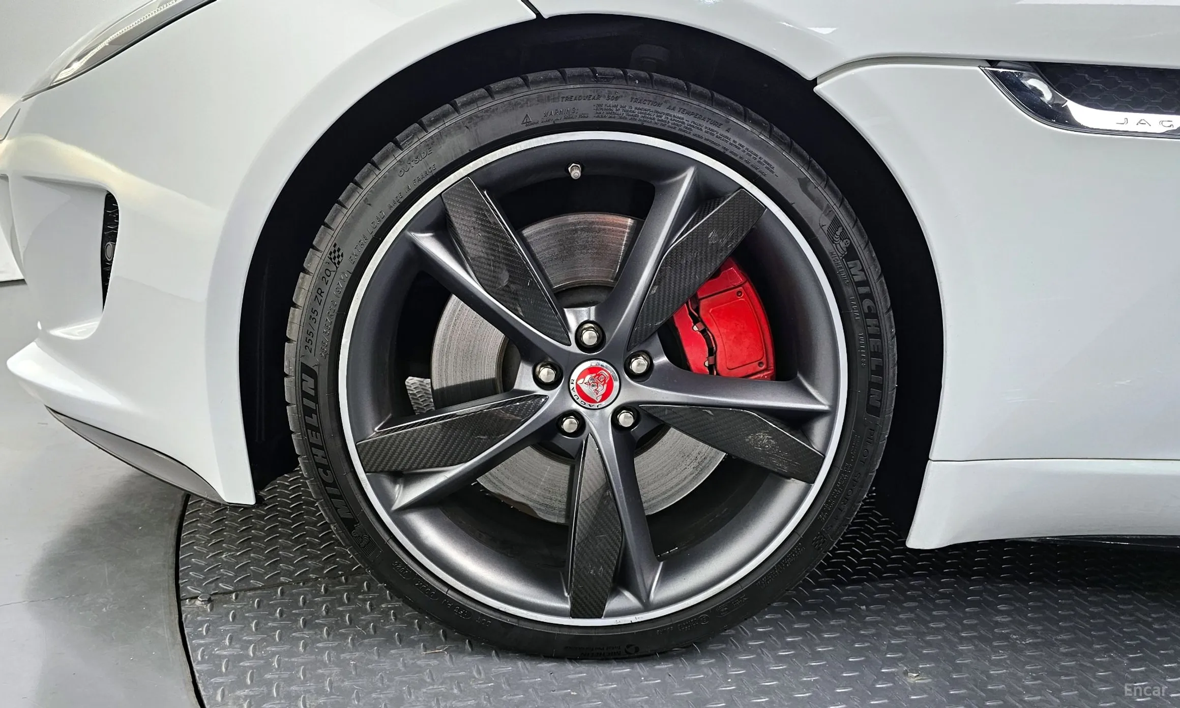 Jaguar F-TYPE превью 5