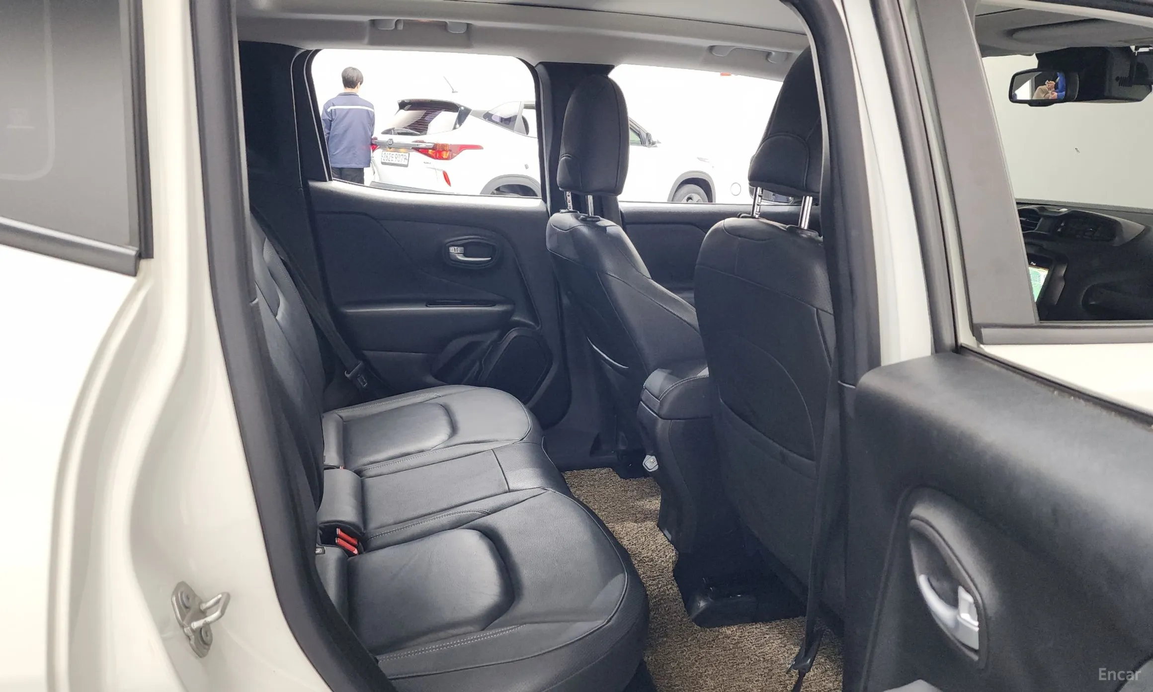 Jeep Renegade превью 12