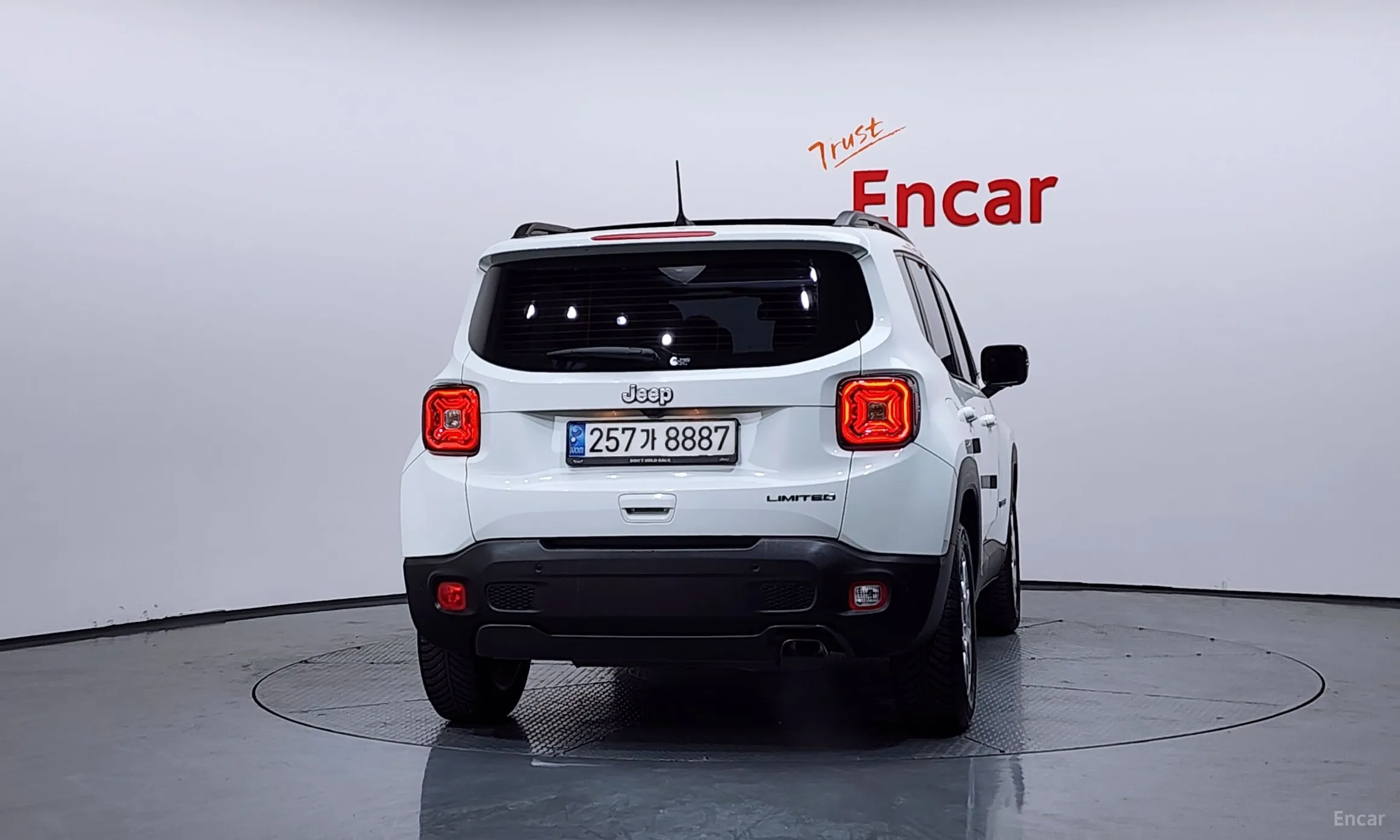 Jeep Renegade превью 4