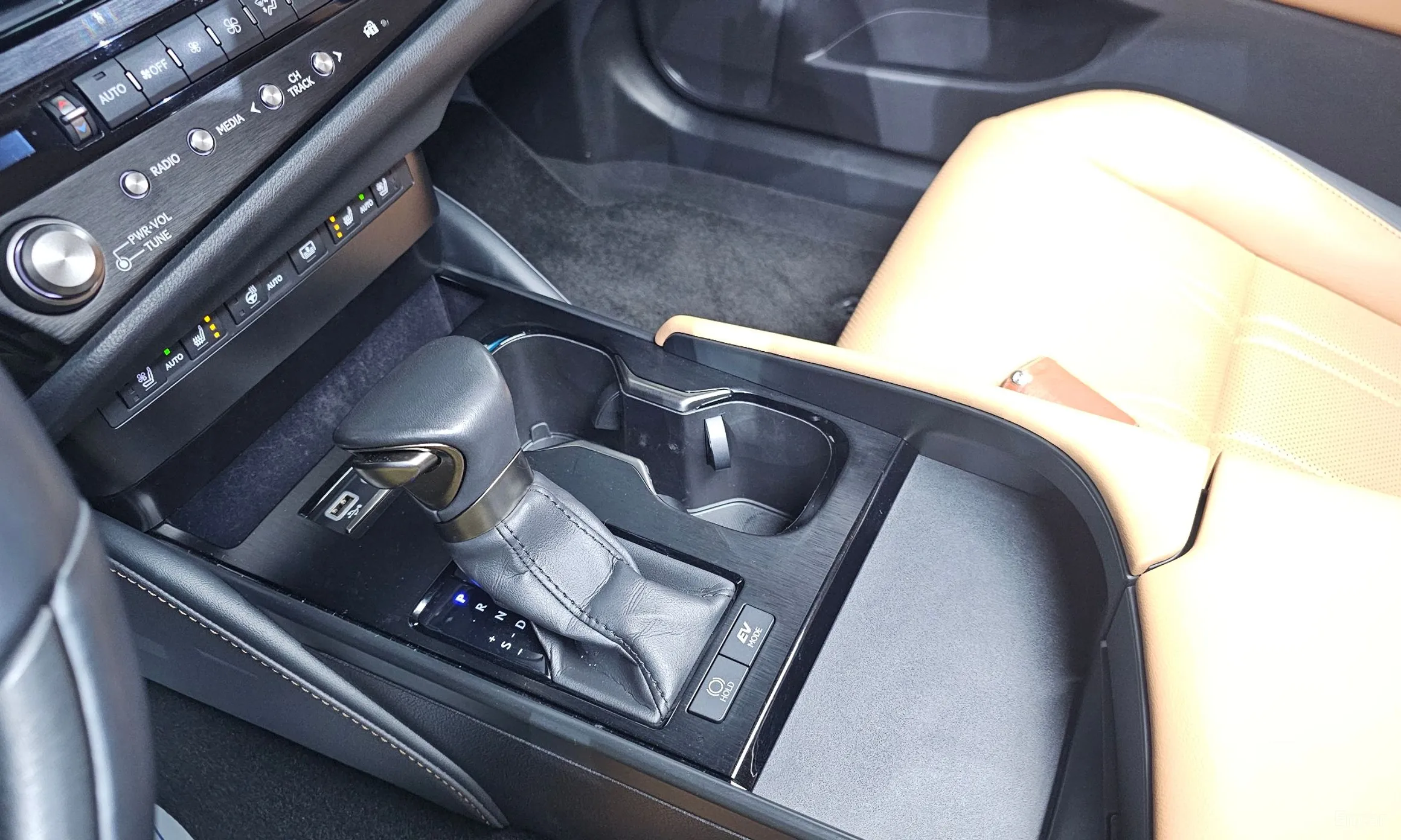 Lexus ES300h 7th Generation превью 9