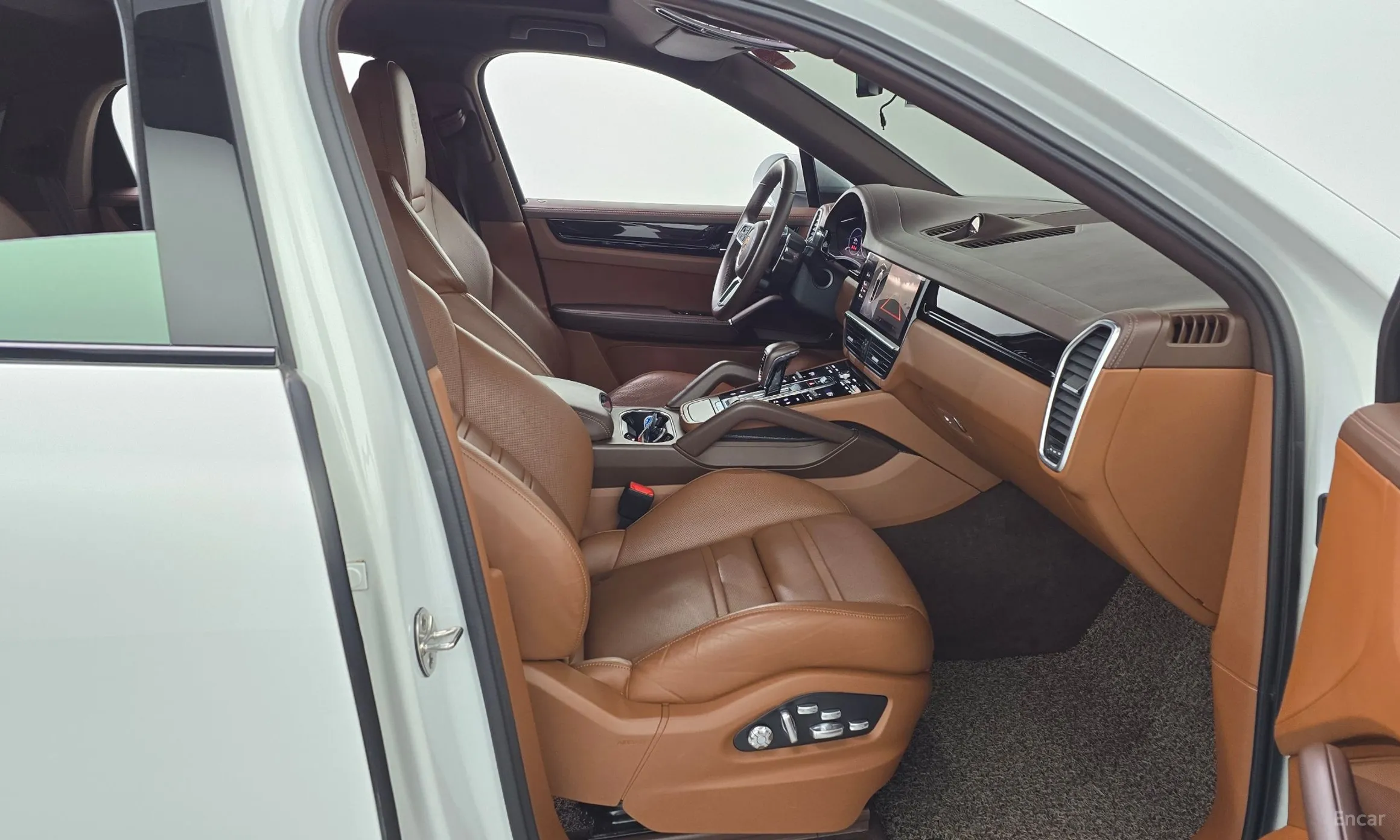 Porsche Cayenne (PO536) превью 11