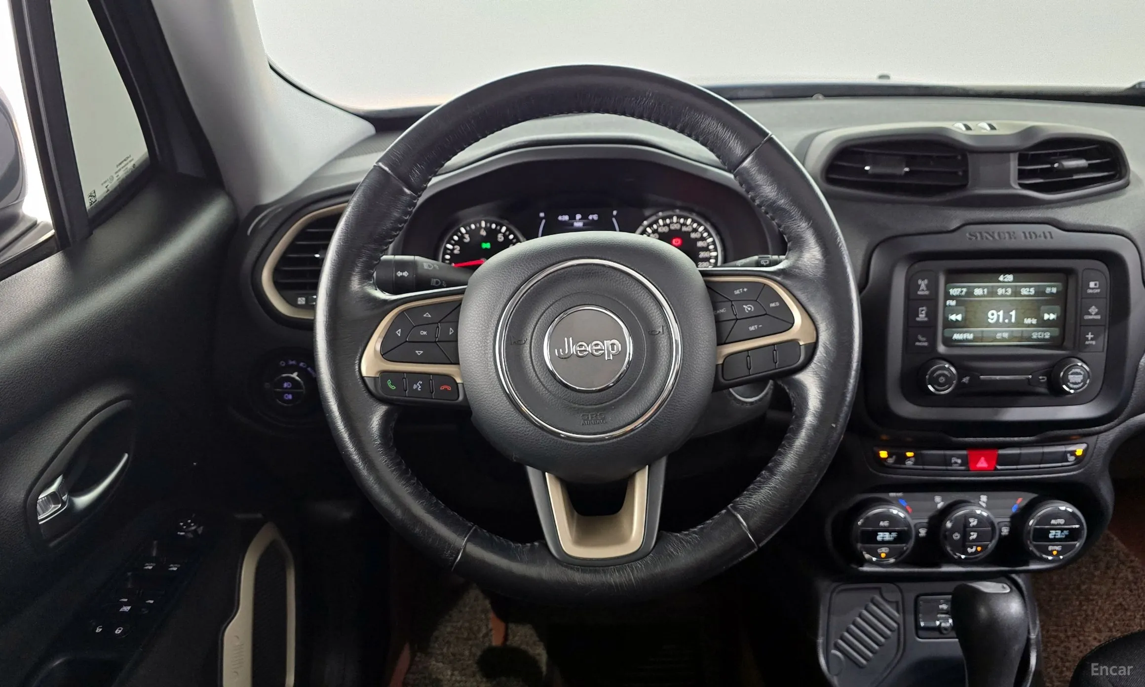 Jeep Renegade превью 13