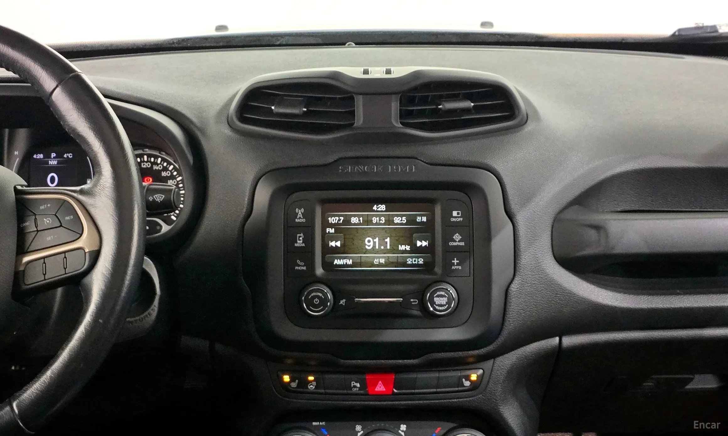 Jeep Renegade превью 14