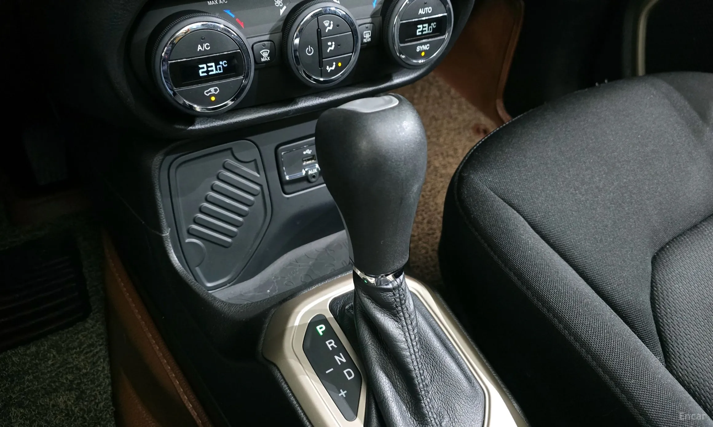 Jeep Renegade превью 9