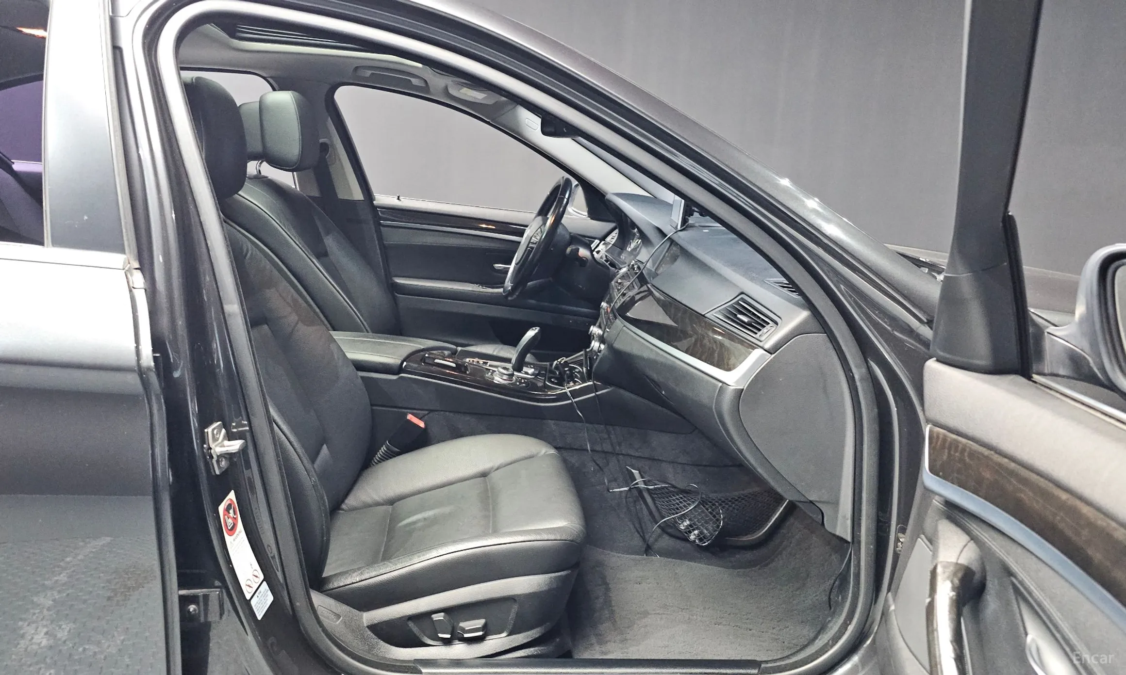BMW 5 Series (F10) превью 11