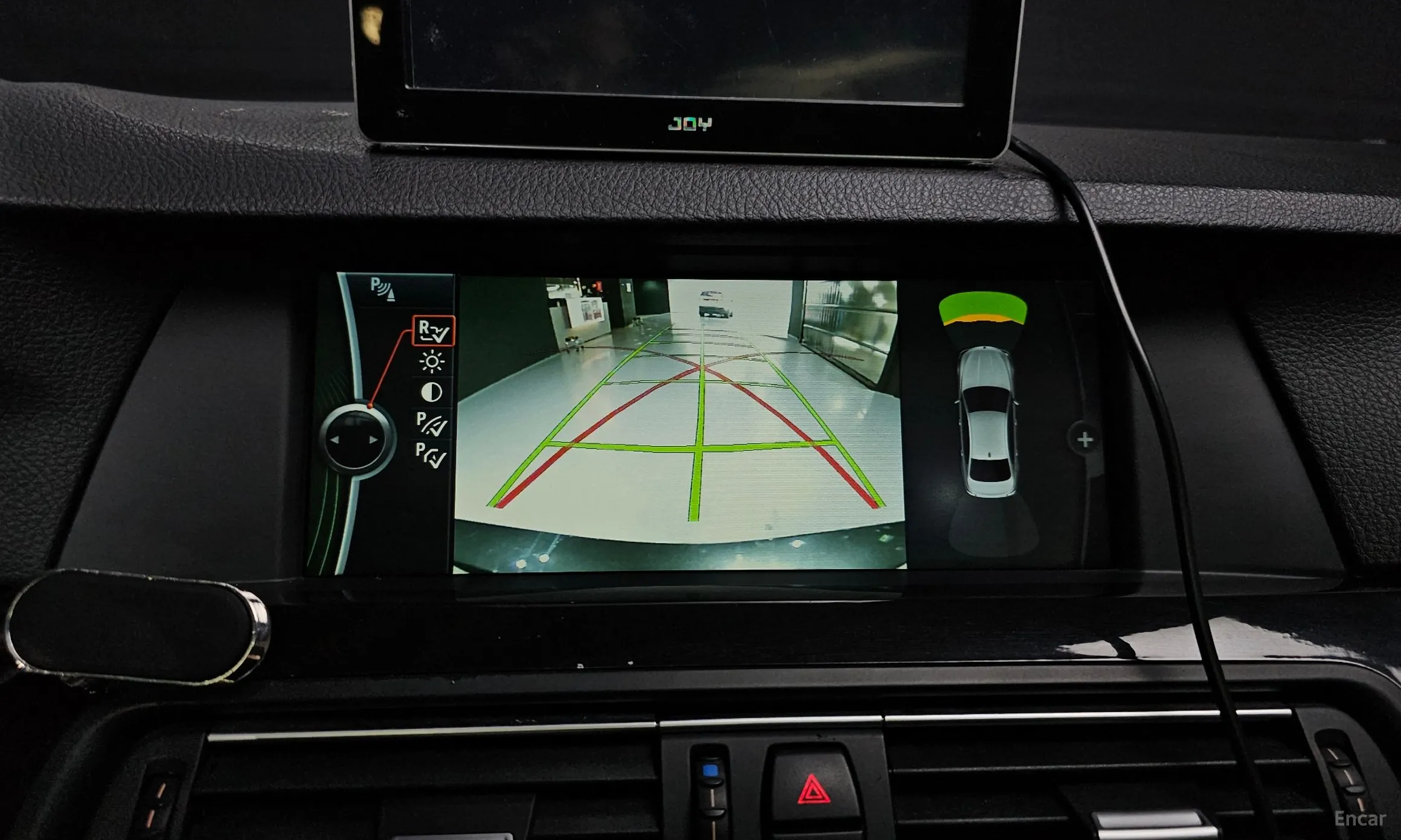 BMW 5 Series (F10) превью 16