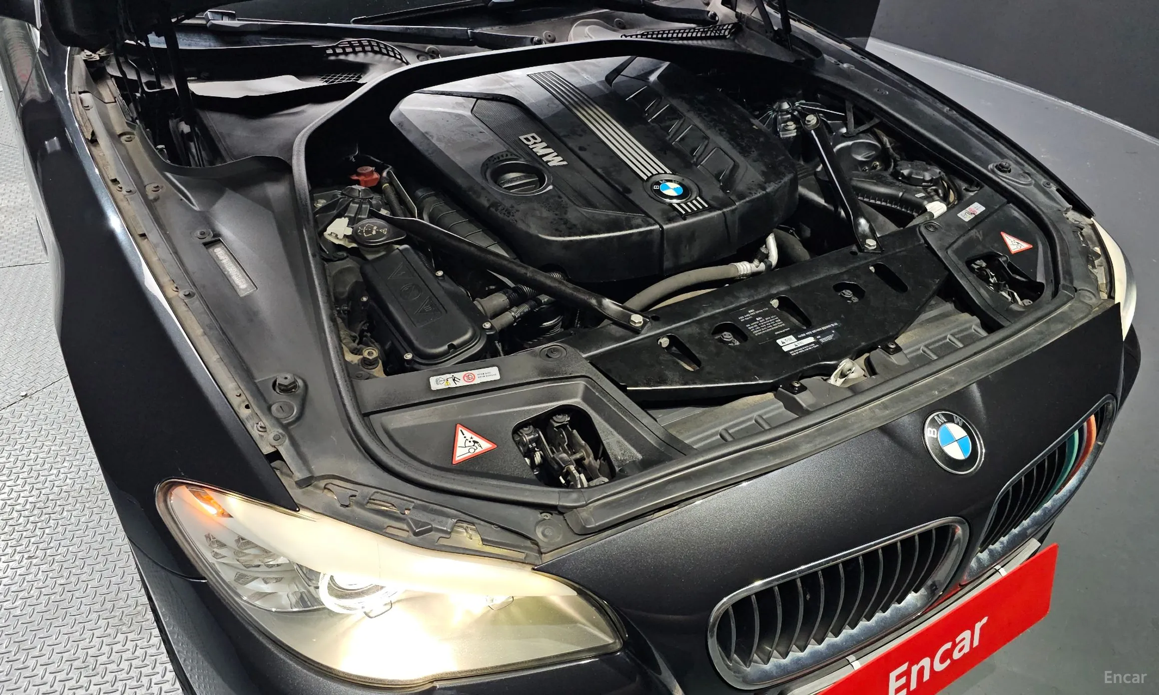 BMW 5 Series (F10) превью 6