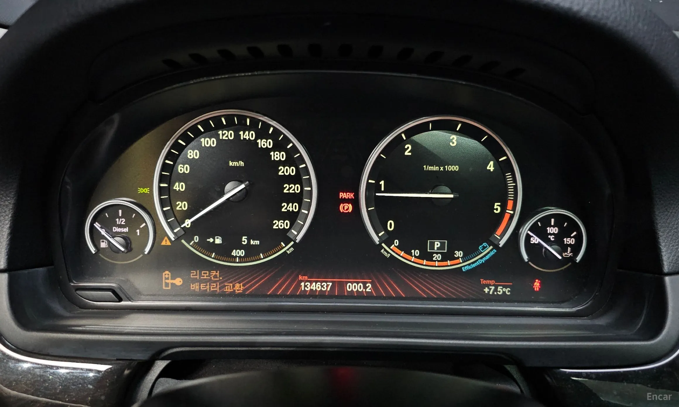 BMW 5 Series (F10) превью 8