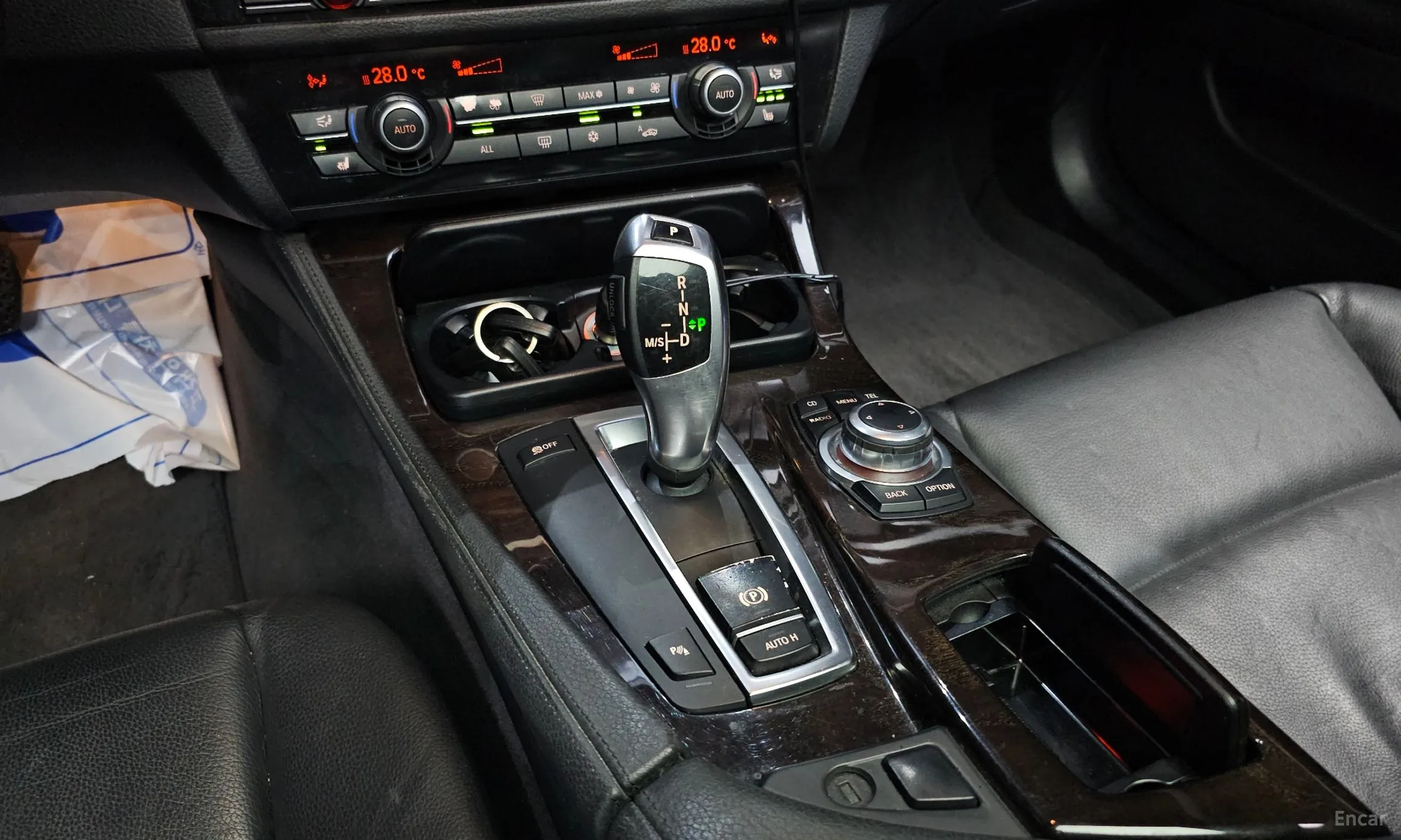 BMW 5 Series (F10) превью 9