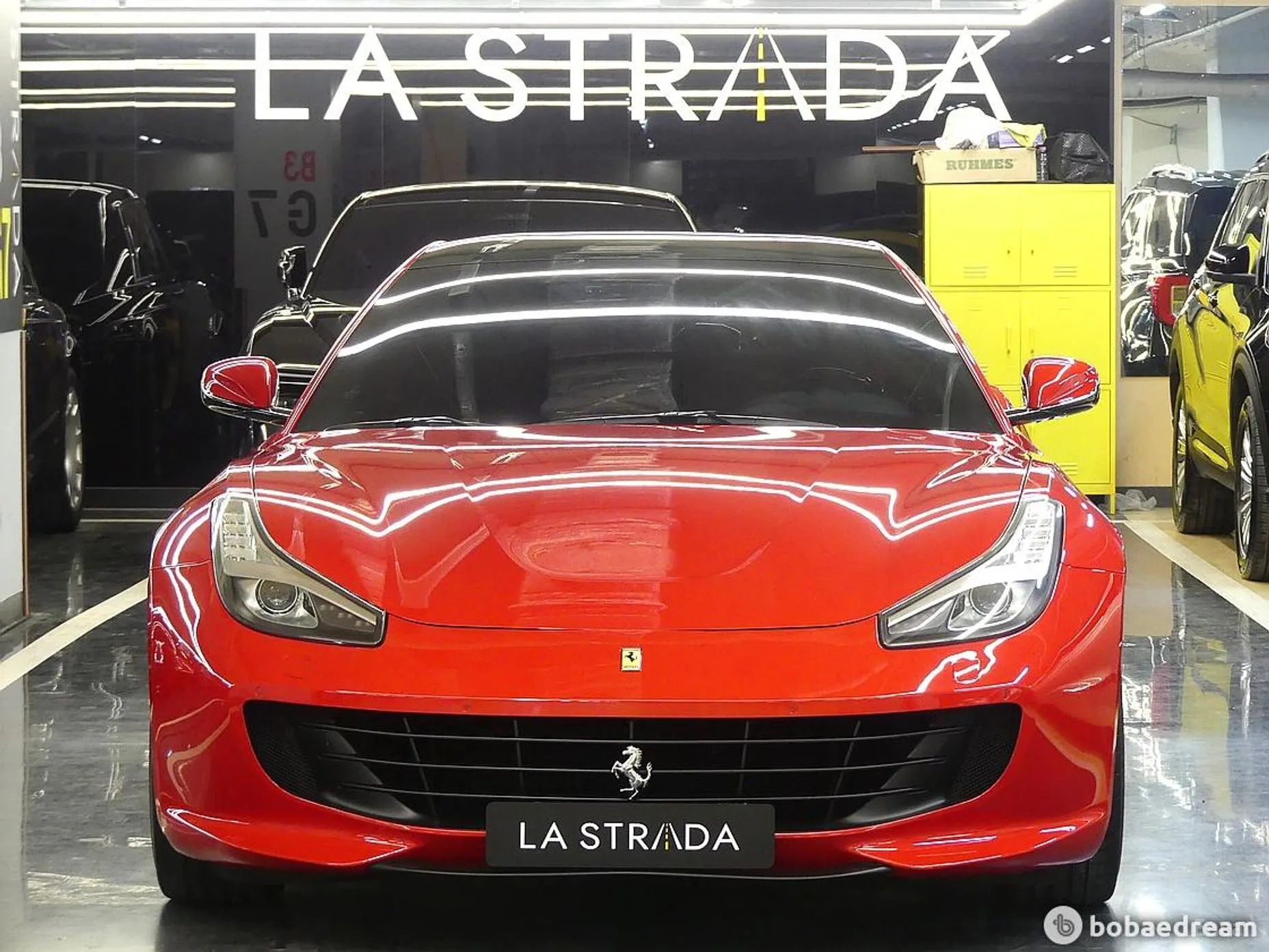 Ferrari GTC4 Rousseau