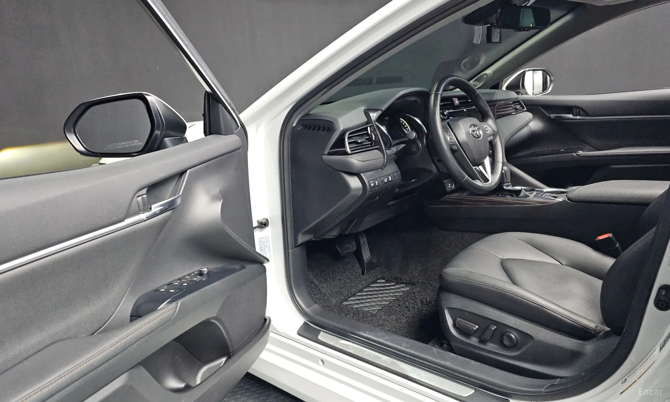Toyota Camry (XV70) превью 10