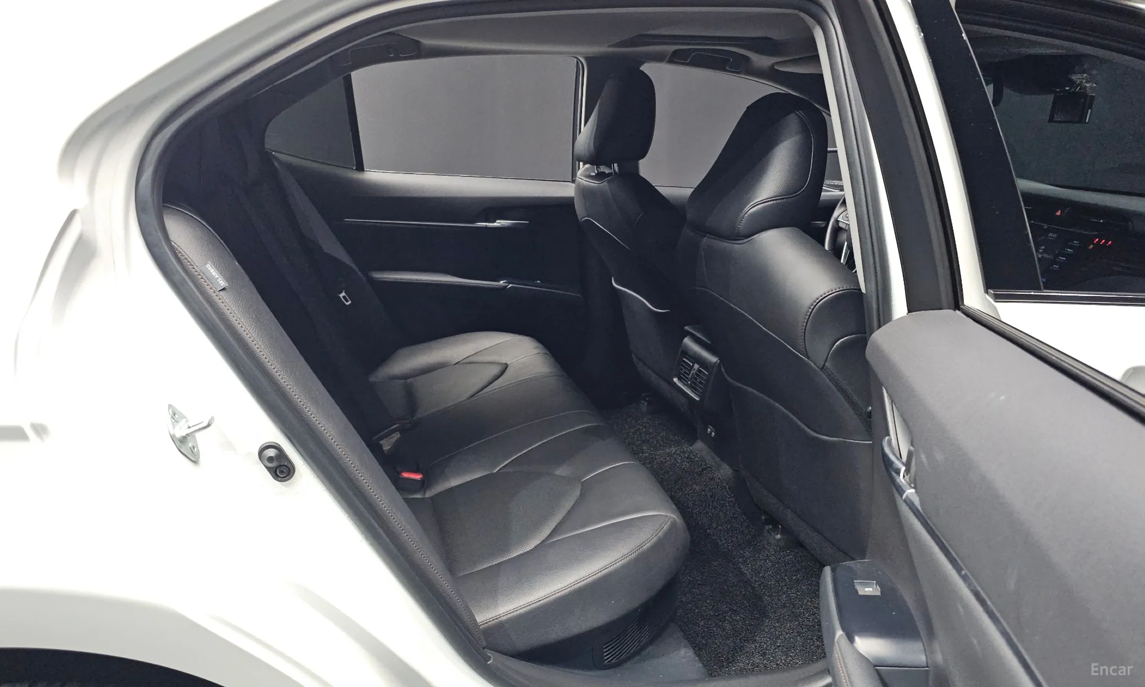 Toyota Camry (XV70) превью 12