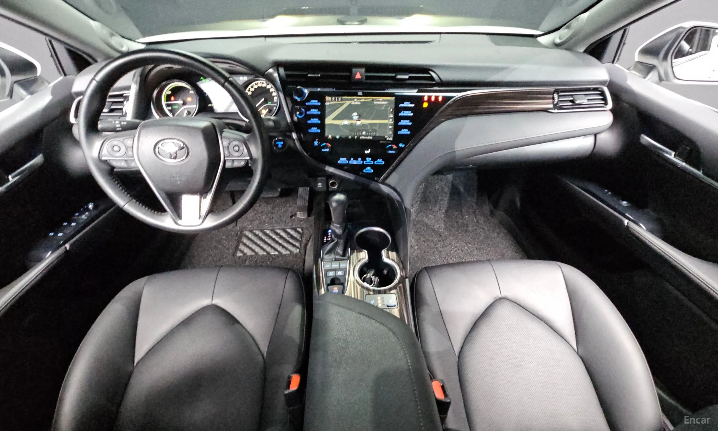 Toyota Camry (XV70) превью 7