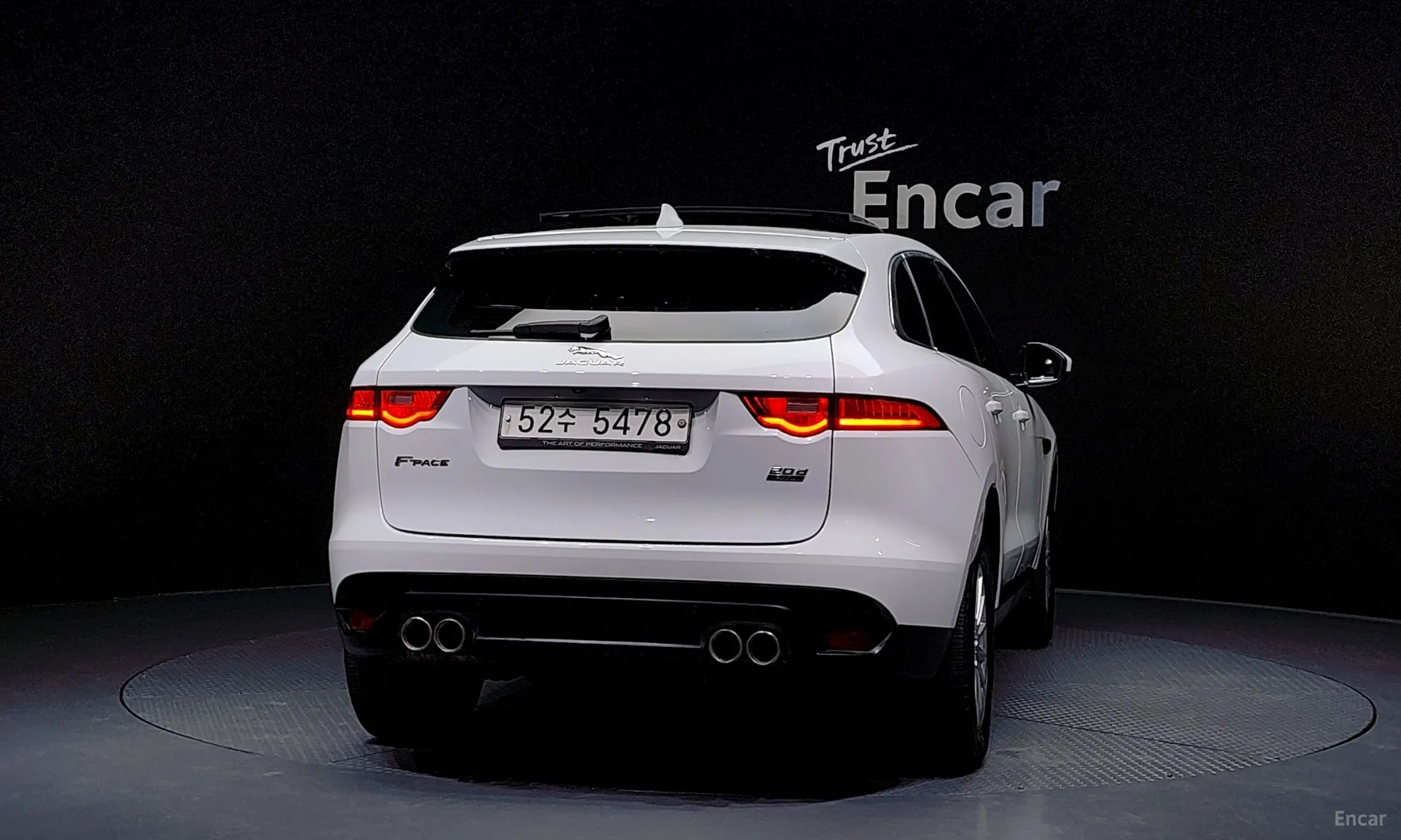 Jaguar F-PACE превью 4