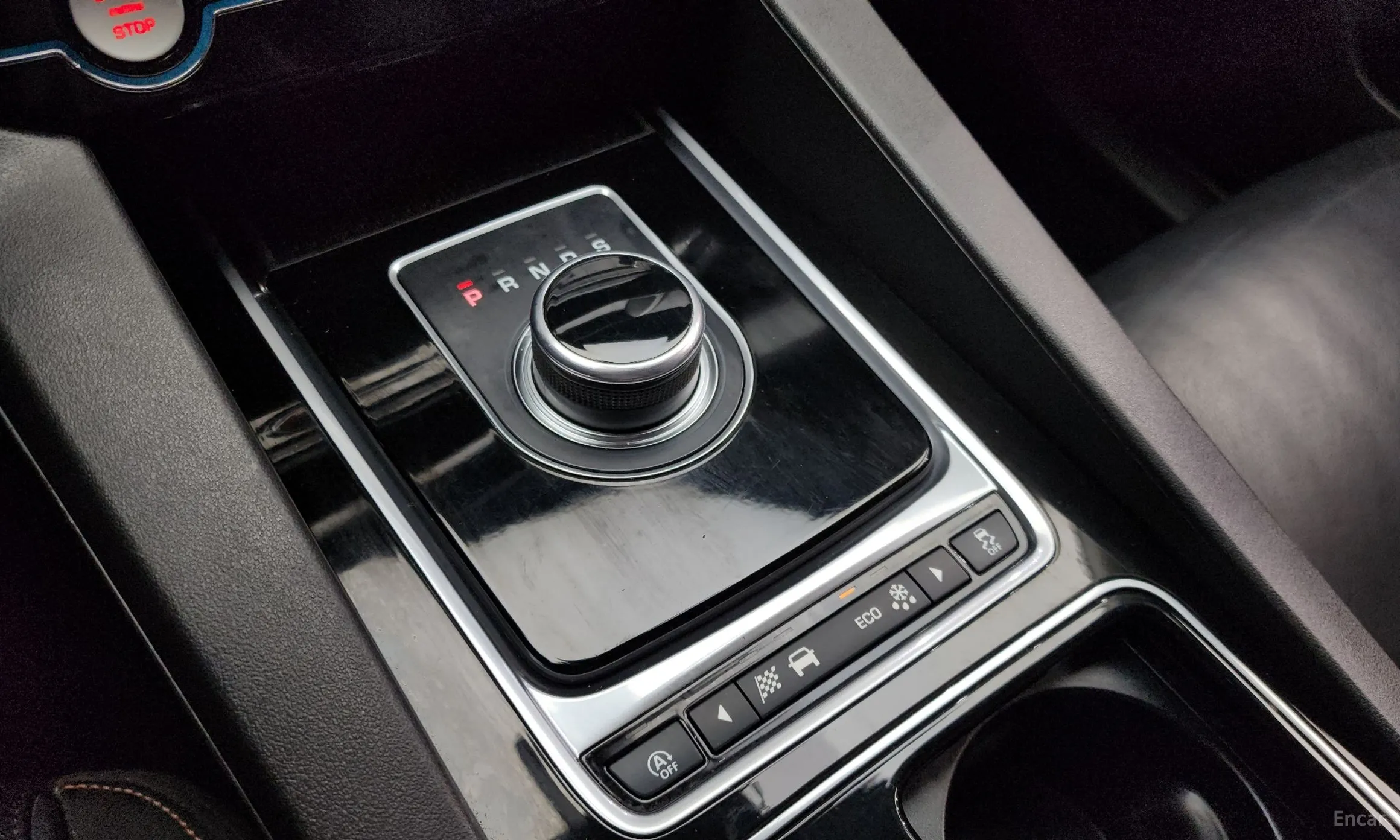 Jaguar F-PACE превью 9
